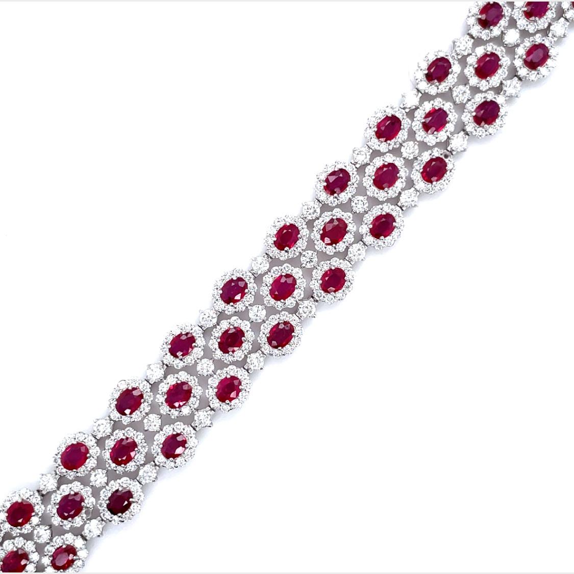 9.41 Carats Natural Rubies and Diamonds 3 Line Bracelet Set in Platinum In New Condition In Tokyo, JP
