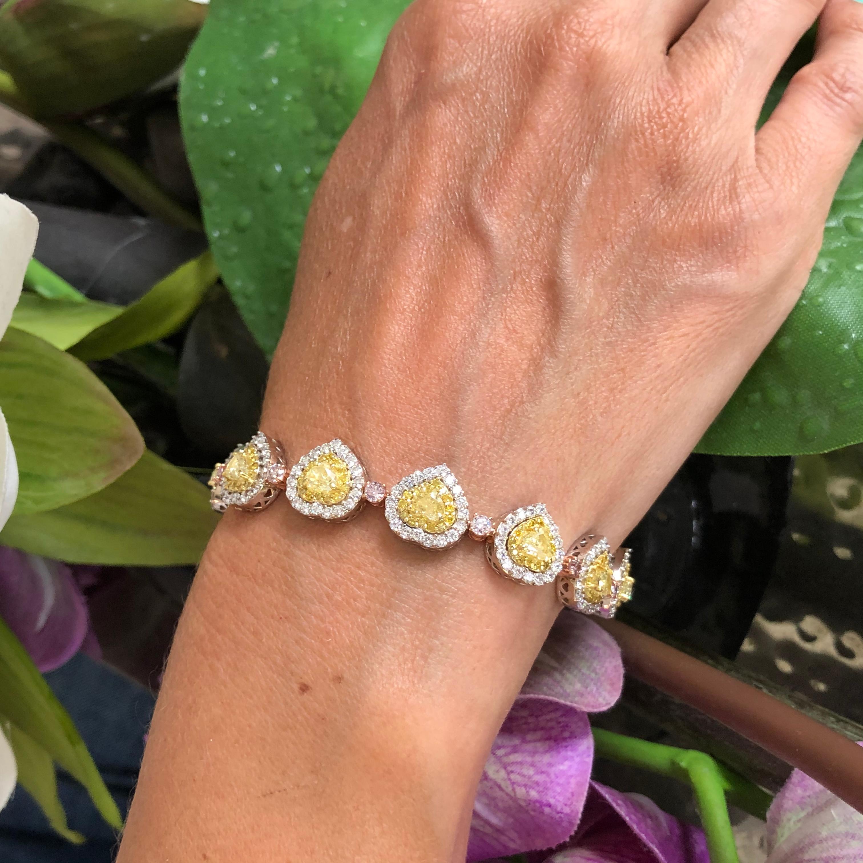 9.41 Carat GIA Natural Yellow and Pink Diamonds Bracelet 18 Karat Gold In New Condition In Miami, FL