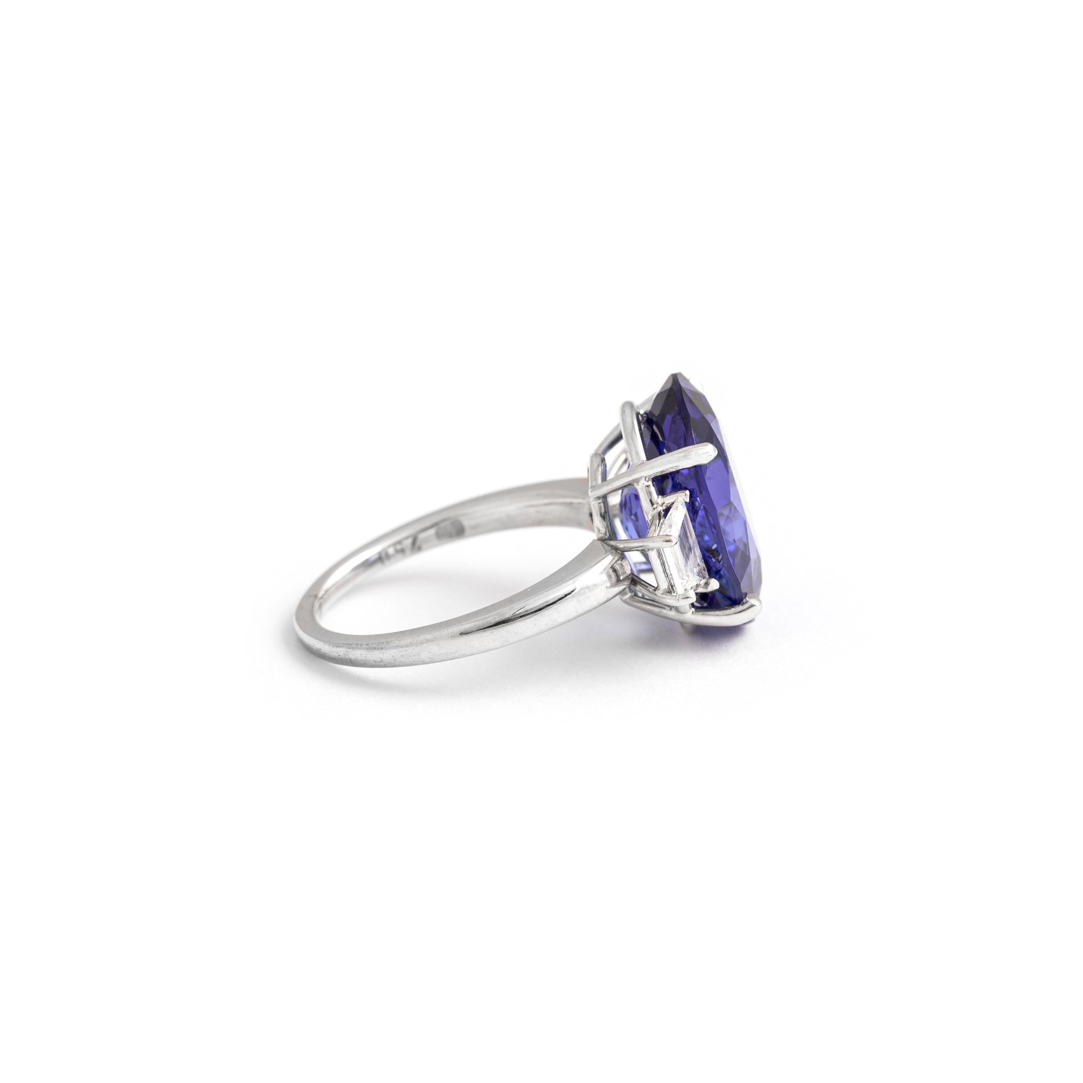 Women's or Men's 9.42 Carat Tanzanite Diamond White Gold Ring For Sale