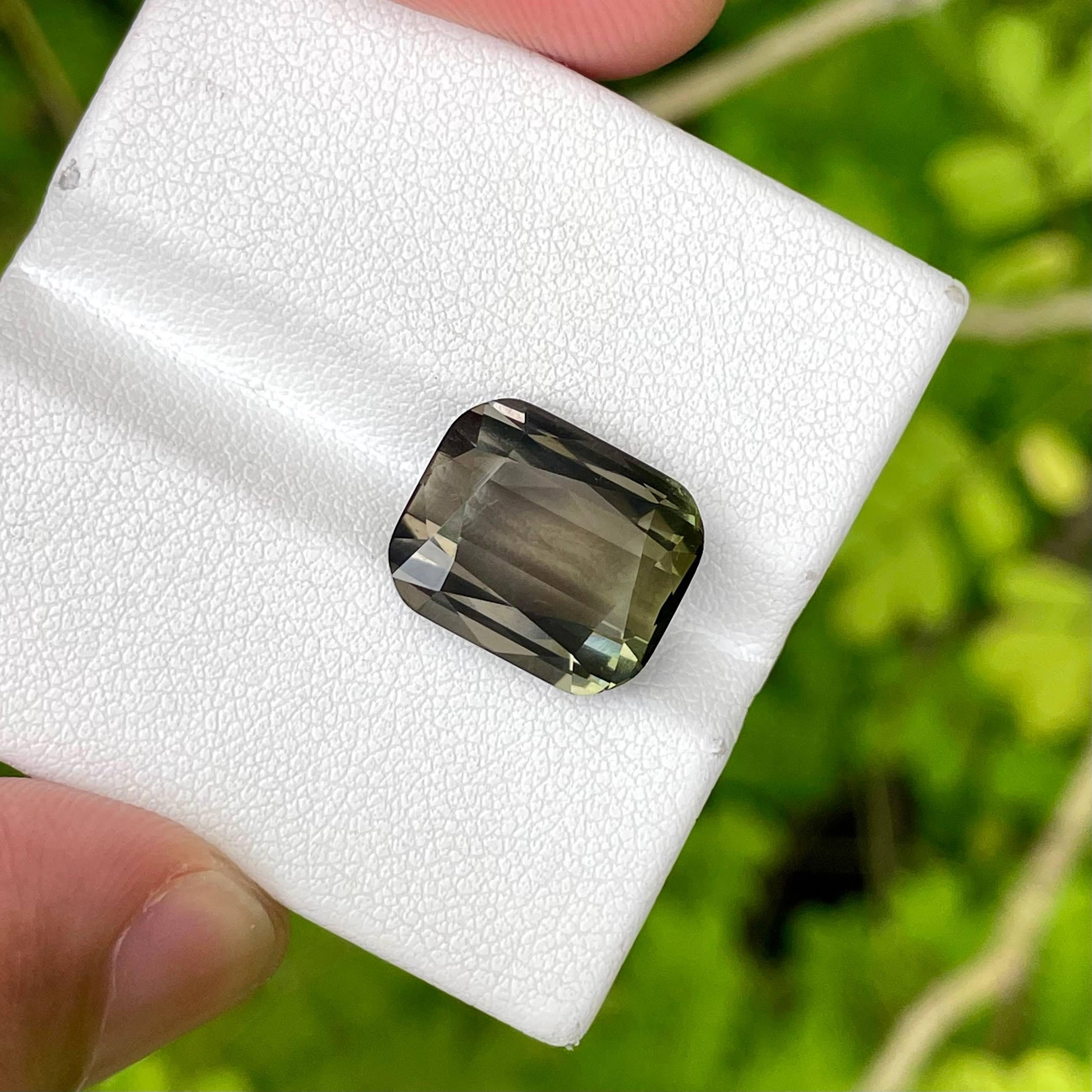 Pierre tourmaline bicolore taille coussin de 9,43 carats Unisexe en vente