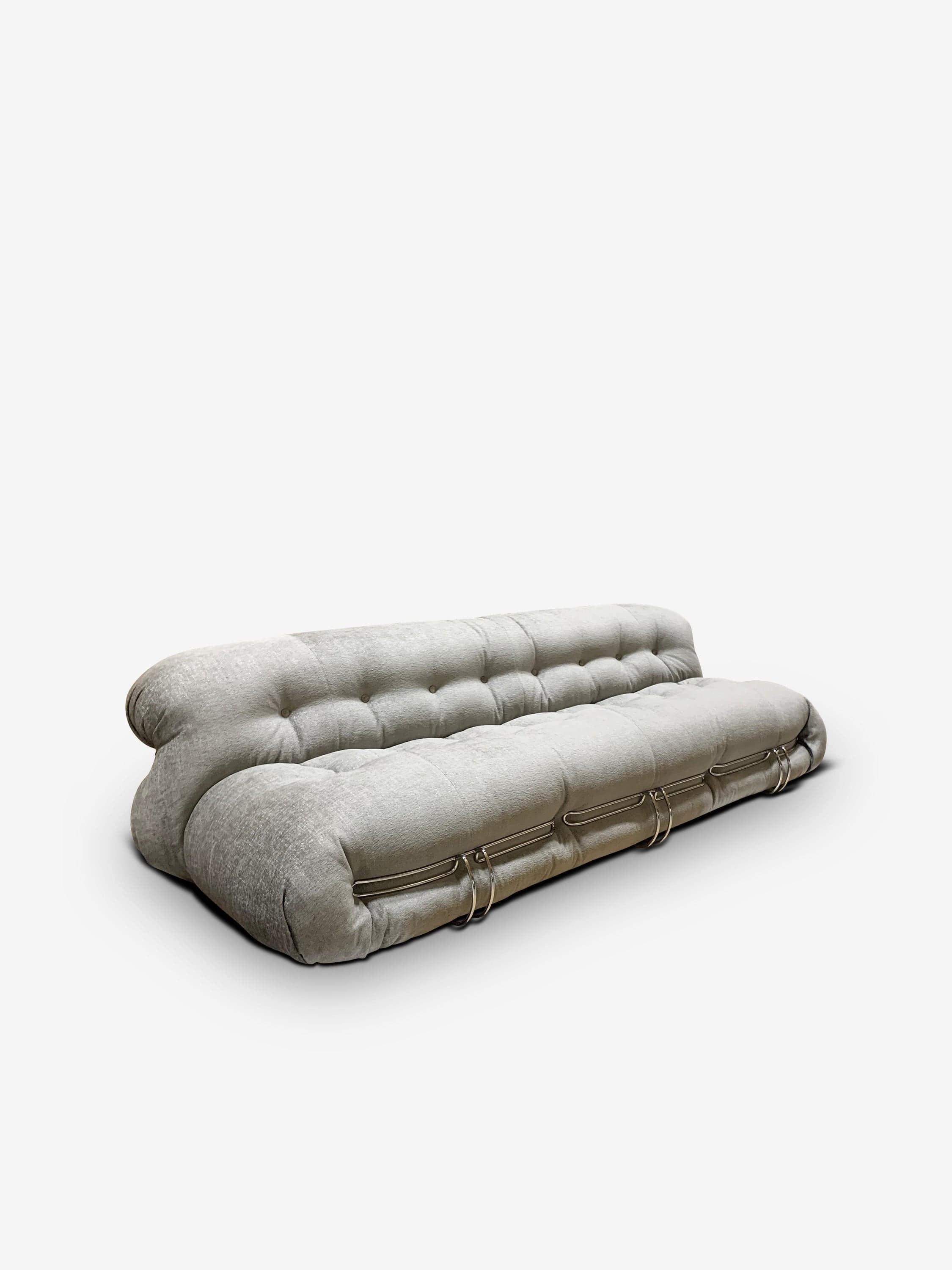 944 Divano a tre posti Soriana in Luxor Fucile di Cassina In condizioni Nuovo in vendita a Sag Harbor, NY
