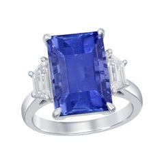 9.45 Carat Emerald Cut Sapphire Ring with Trapezoid Cut Side Diamonds, Platinum