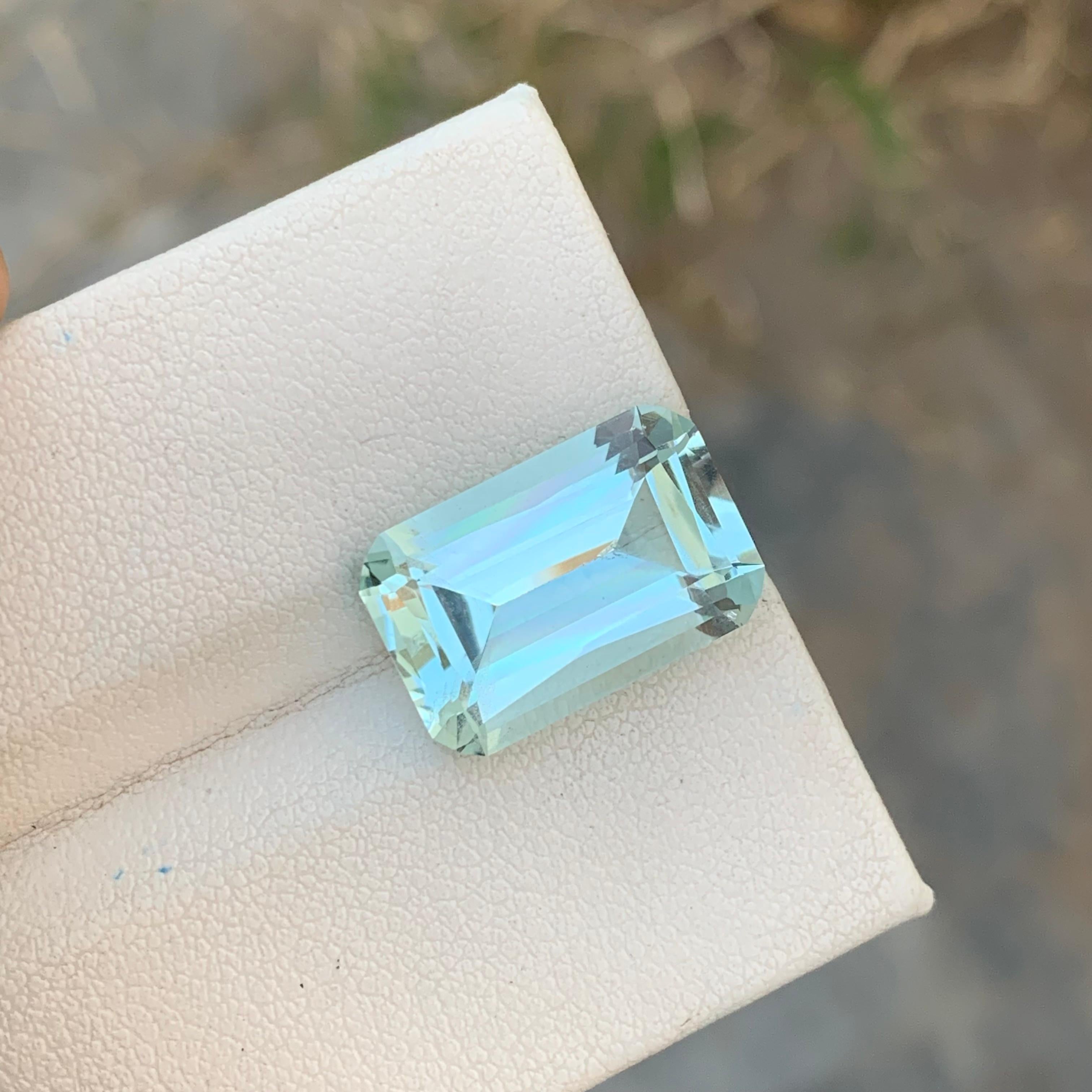 9.45 Carat Huge Natural Loose Aquamarine Emerald Shape Gem For Necklace  For Sale 5