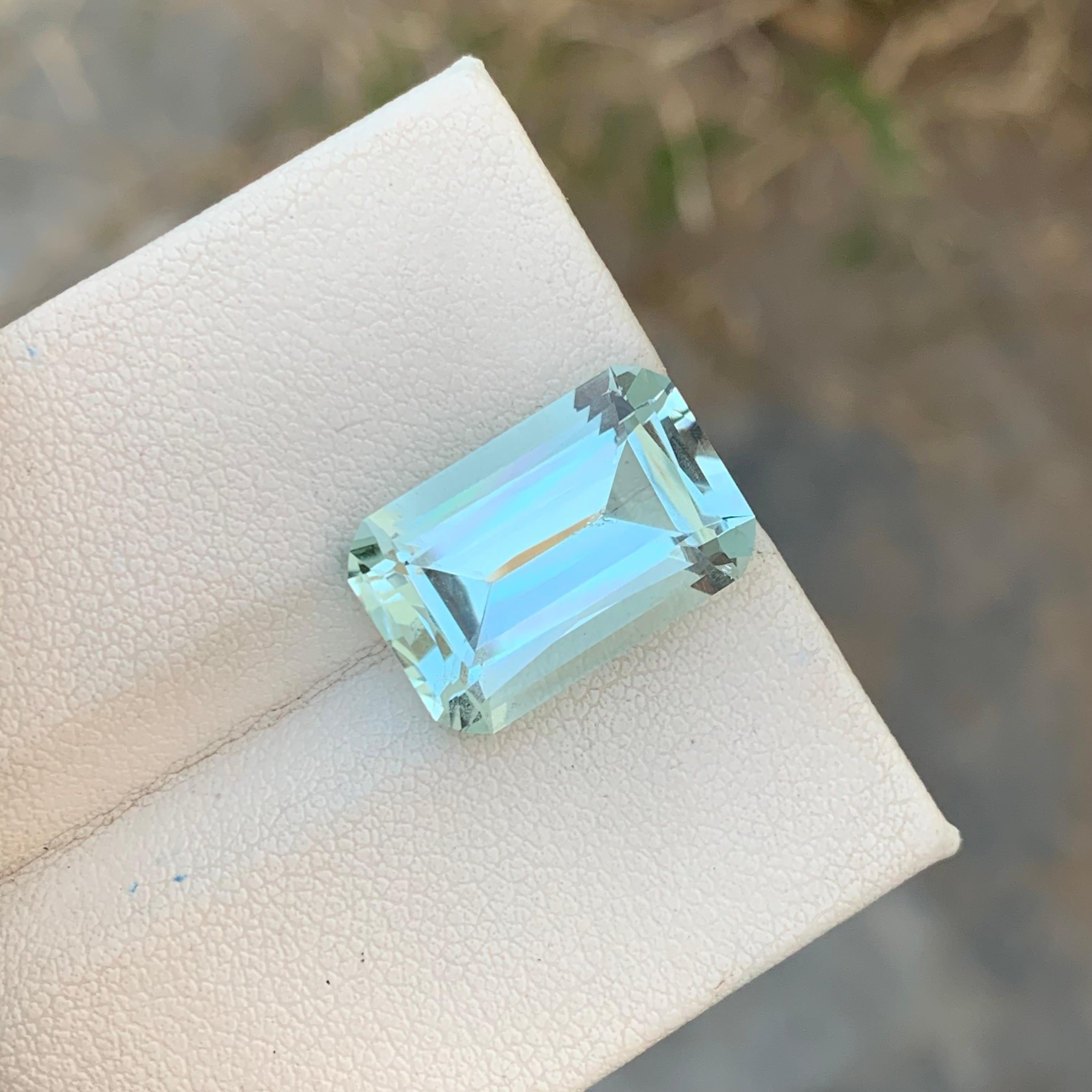9.45 Carat Huge Natural Loose Aquamarine Emerald Shape Gem For Necklace  For Sale 6