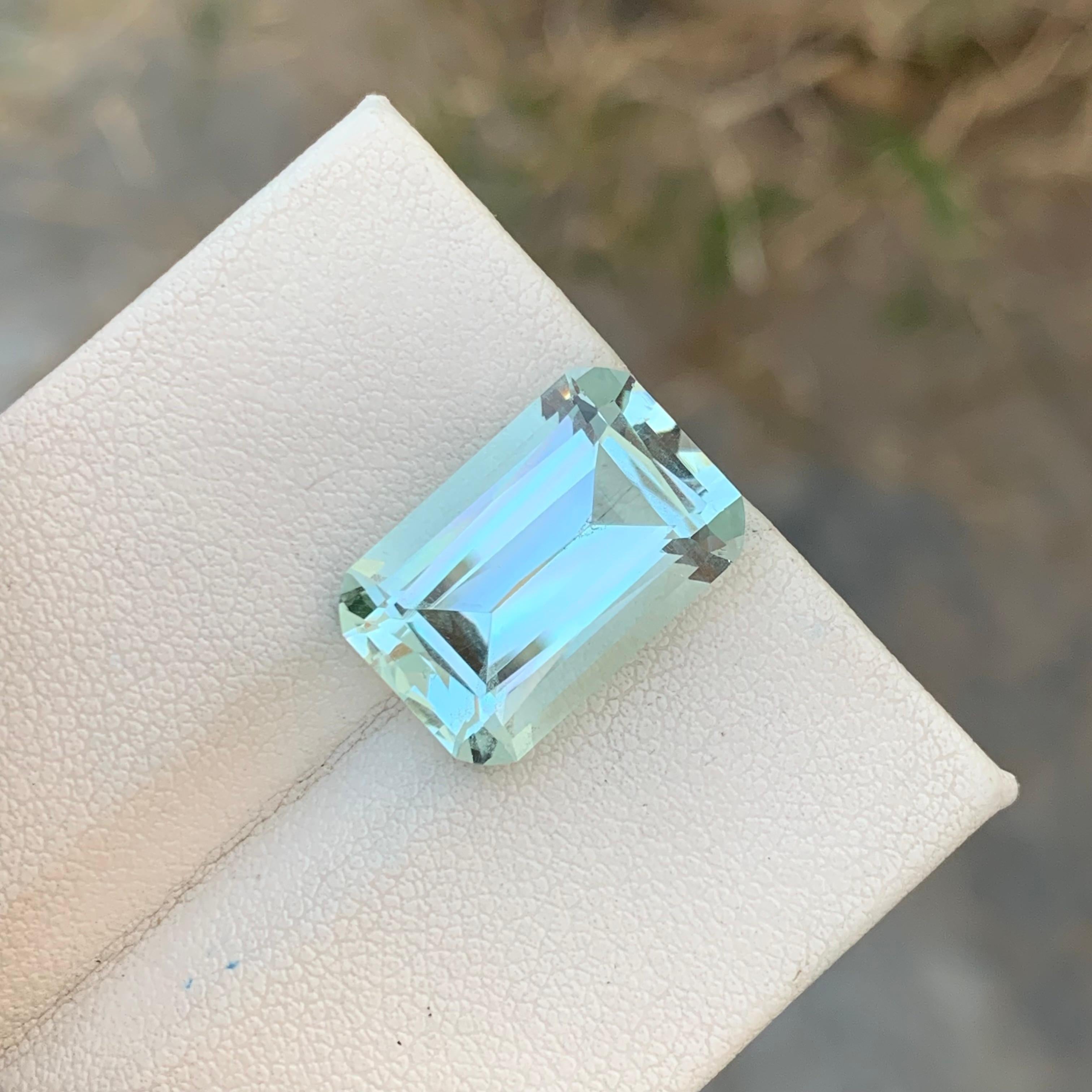 9.45 Carat Huge Natural Loose Aquamarine Emerald Shape Gem For Necklace  For Sale 7