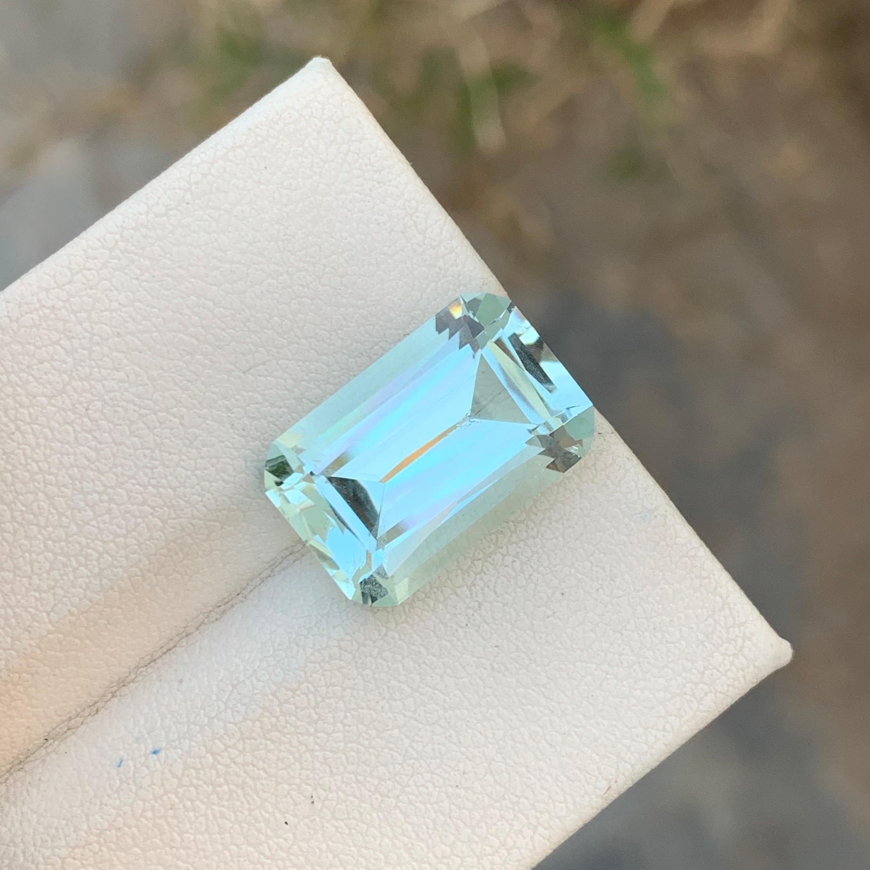 Emerald Cut 9.45 Carat Huge Natural Loose Aquamarine Emerald Shape Gem For Necklace  For Sale