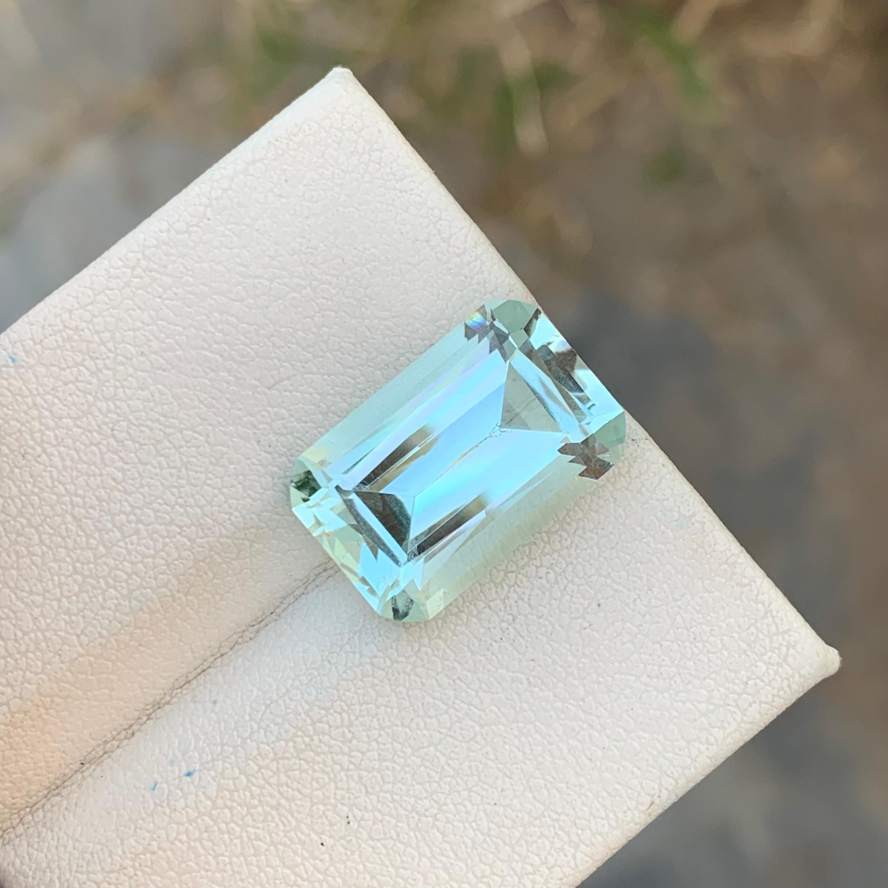 9.45 Carat Huge Natural Loose Aquamarine Emerald Shape Gem For Necklace  For Sale 1