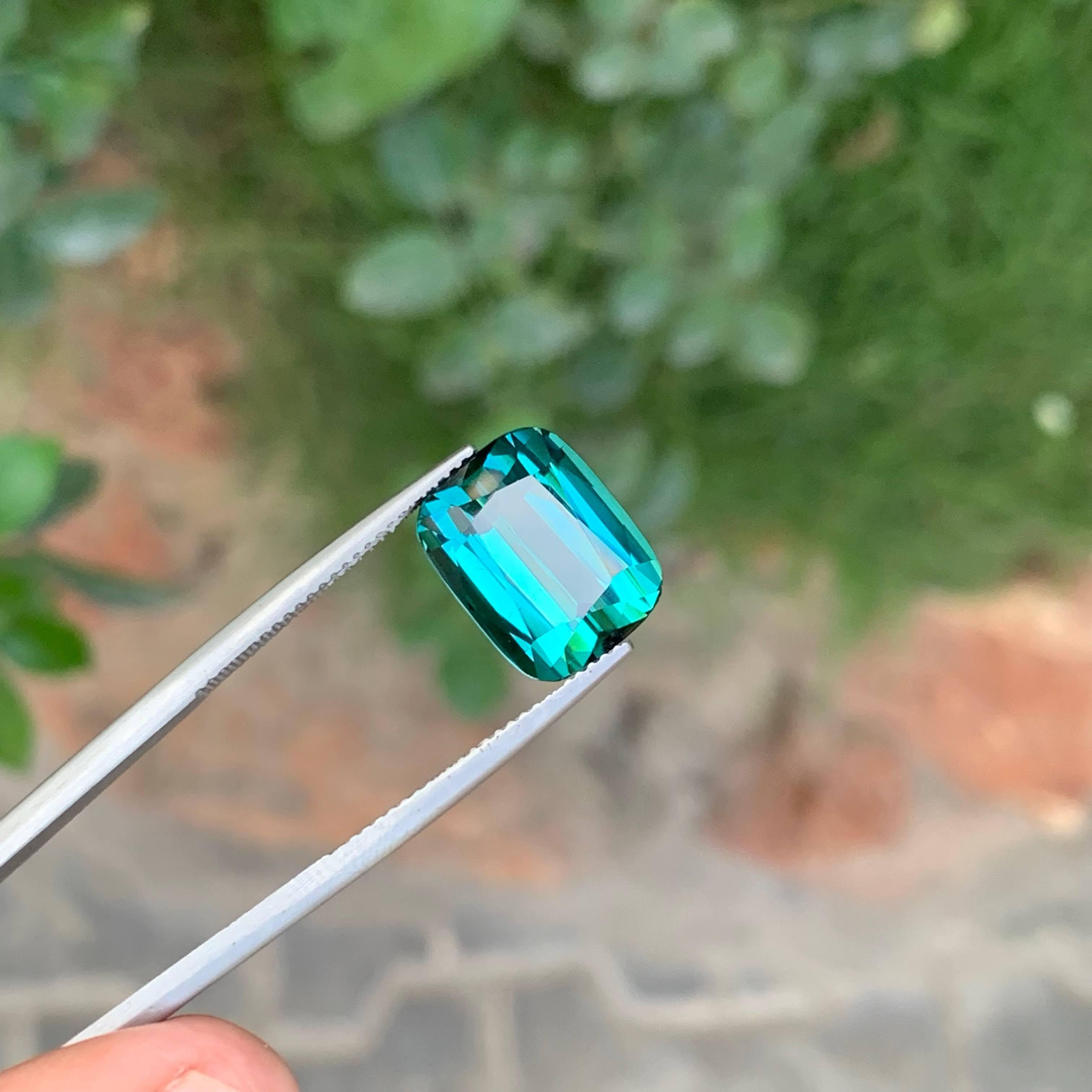 Moderno 9,45 carati di tormalina blu Lagoon naturale sfusa con taglio a cuscino Gemma afgana in vendita