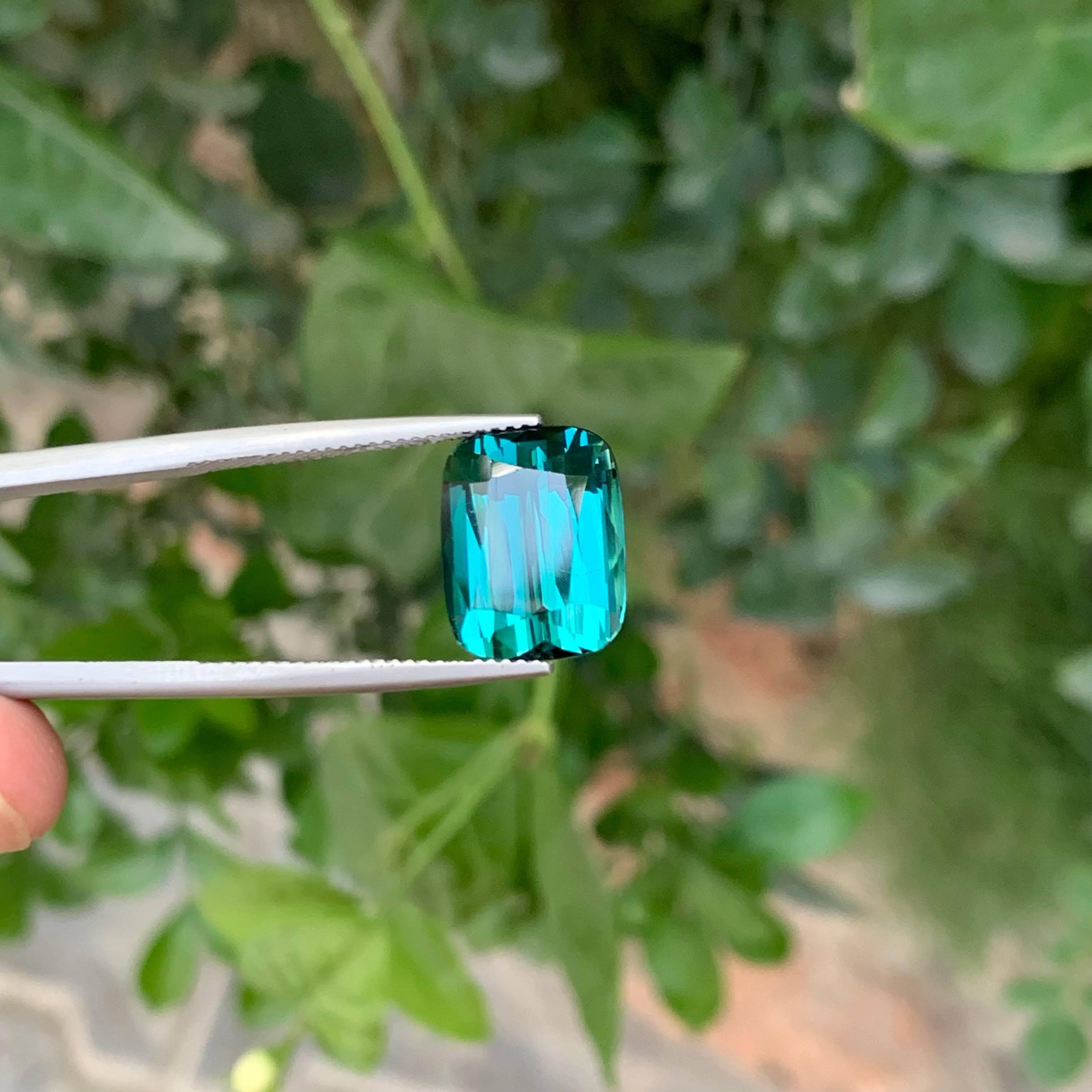 9,45 carati di tormalina blu Lagoon naturale sfusa con taglio a cuscino Gemma afgana in vendita 2