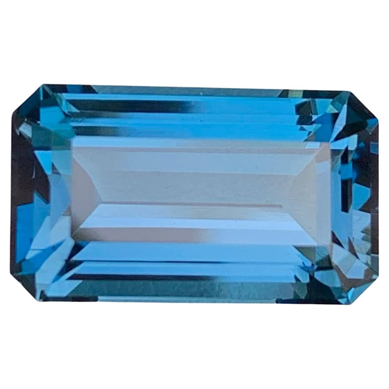 9,45 Carati Nature sciolti Topazio Blu di Londra Pietra africana taglio smeraldo in vendita