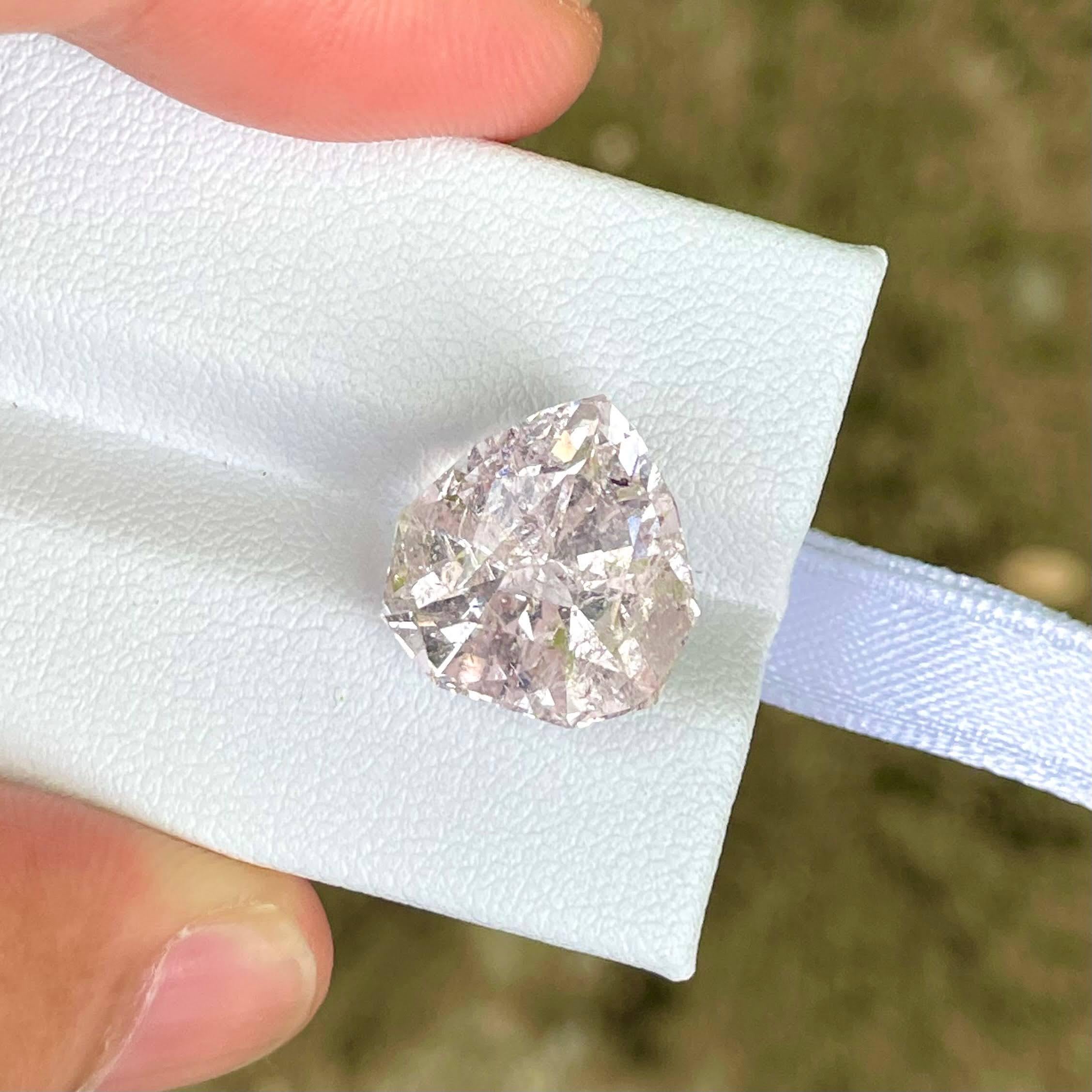 Trillion Cut 9.45 carats Morganite Stone Triangular Shape Natural Afghan Gemstone For Sale