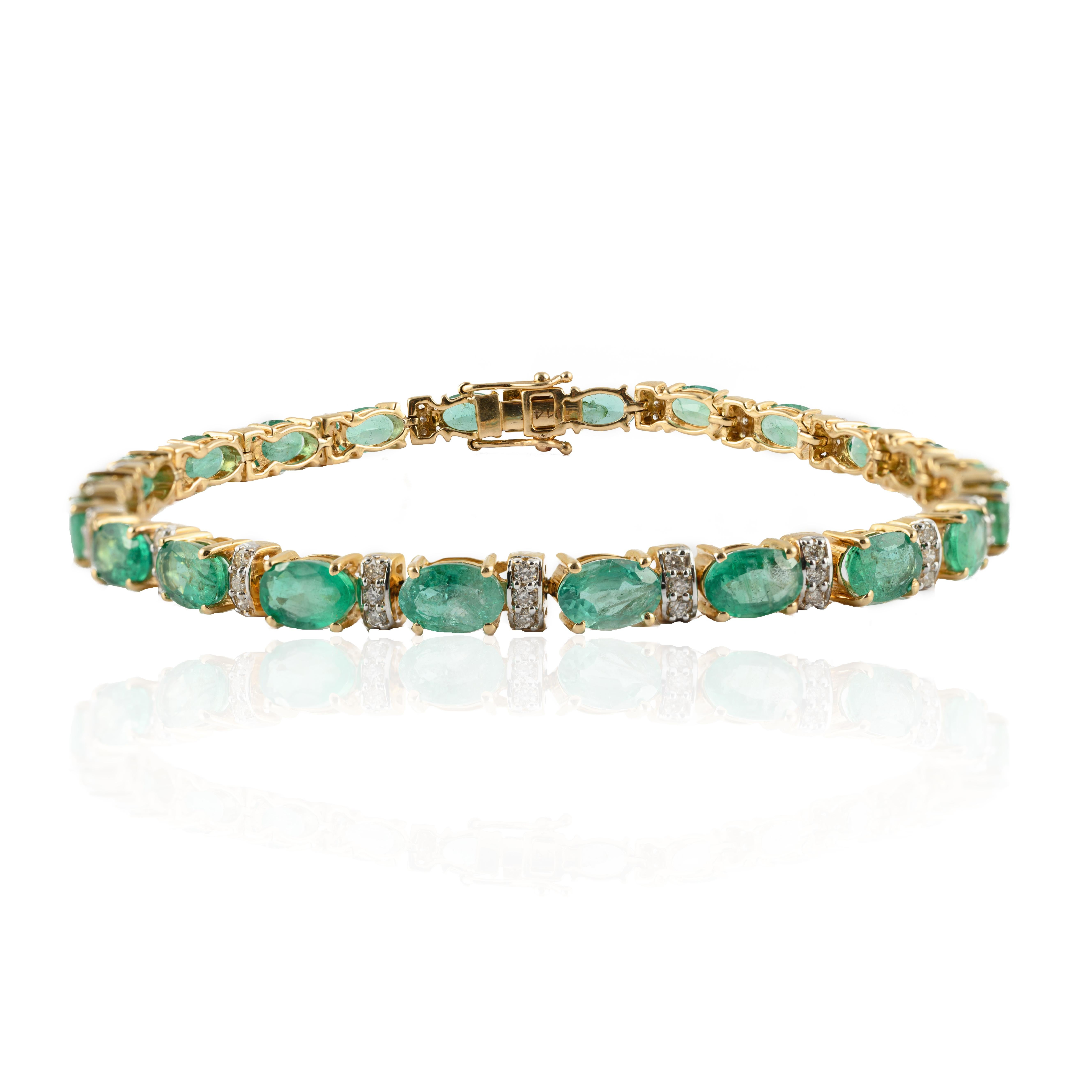 Contemporain Bracelet tennis en or jaune 14 carats avec émeraudes vertes naturelles et diamants de 9,46 carats en vente