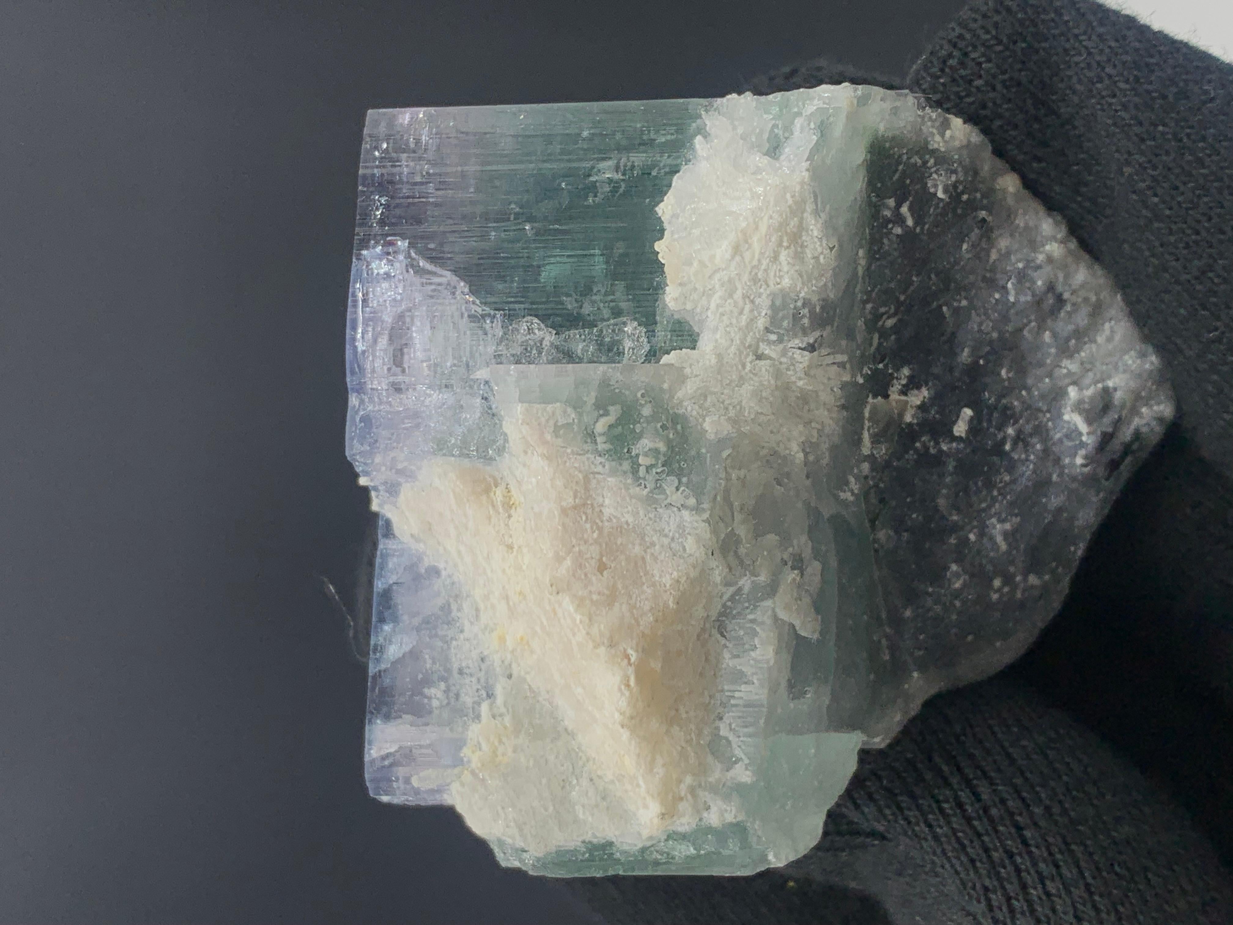 Superbe cristal de tourmaline tricolore provenant d'Afghanistan, 94.68 grammes Bon état - En vente à Peshawar, PK