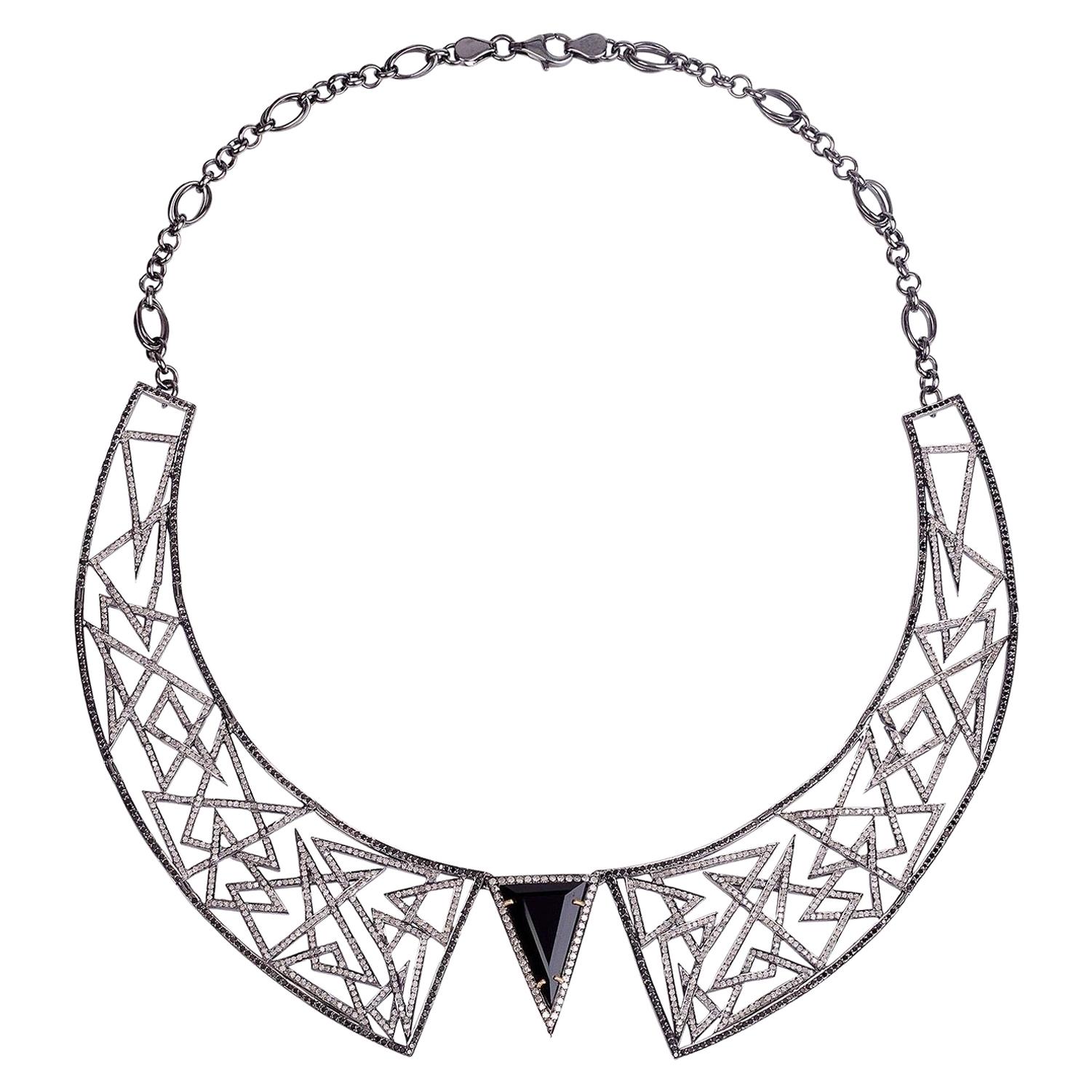 9,47 Karat Diamant Onyx Abstrakte Statement-Halskette im Angebot