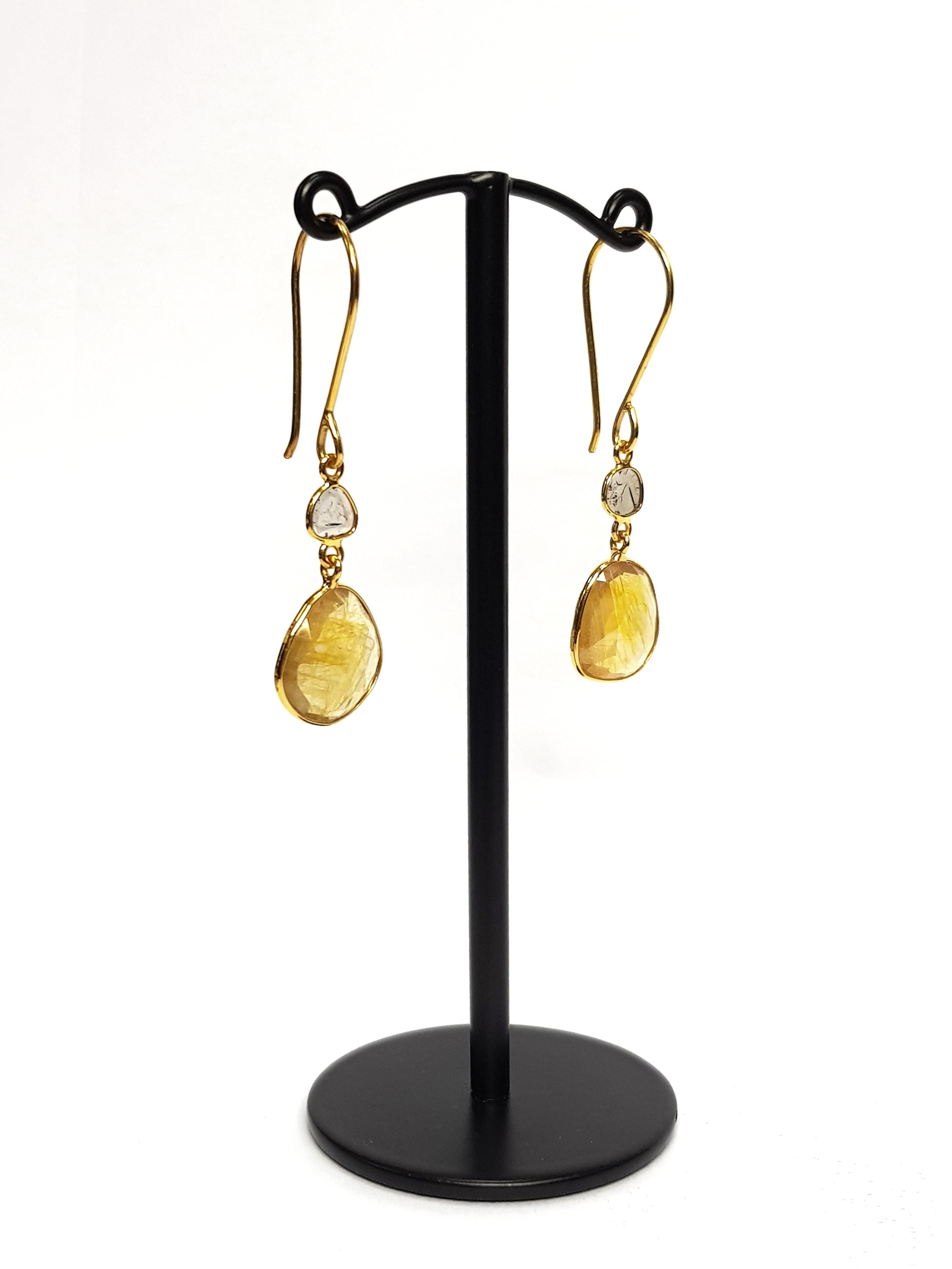 9,47 Karat Rosenschliff Saphir Diamant 18 KT Gelbgold Kunsthandwerkliche Ohrringe  im Zustand „Neu“ im Angebot in London, GB