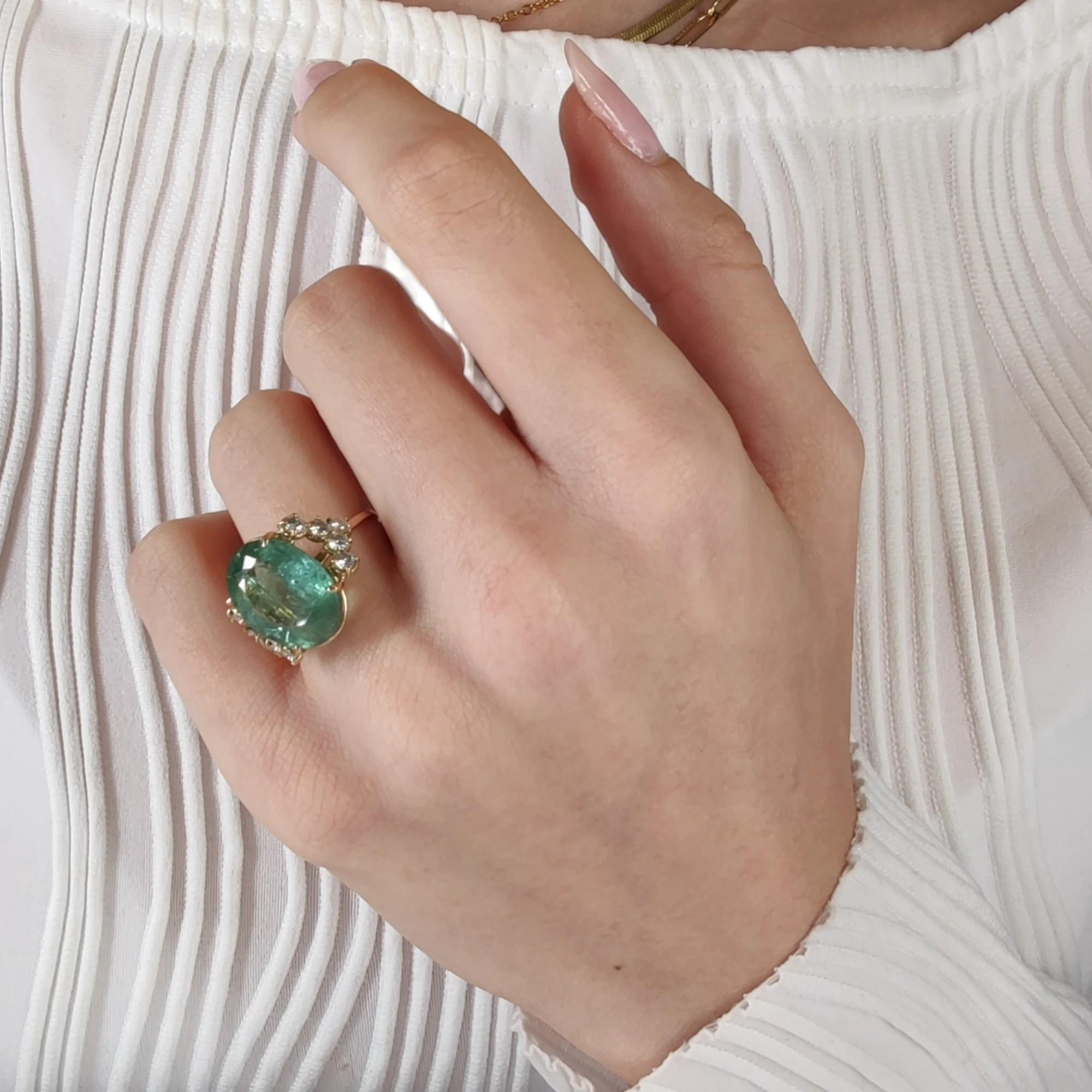9.47ct Green Tourmaline Diamond Ring 14K Gold Oval Brilliant Cut IGE Certified In New Condition In Sant Josep de sa Talaia, IB