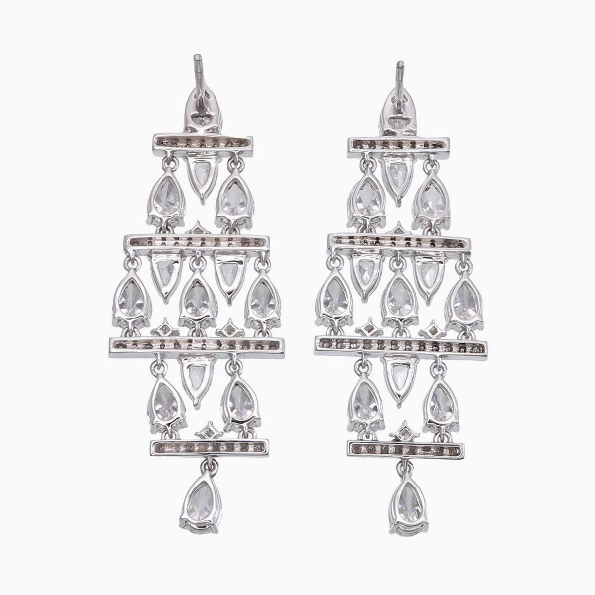 Taglio a goccia Orecchino con diamante da 9,48 carati in oro bianco da 18 carati in vendita