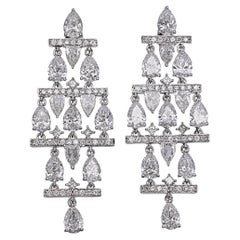 Orecchino con diamante da 9,48 carati in oro bianco da 18 carati