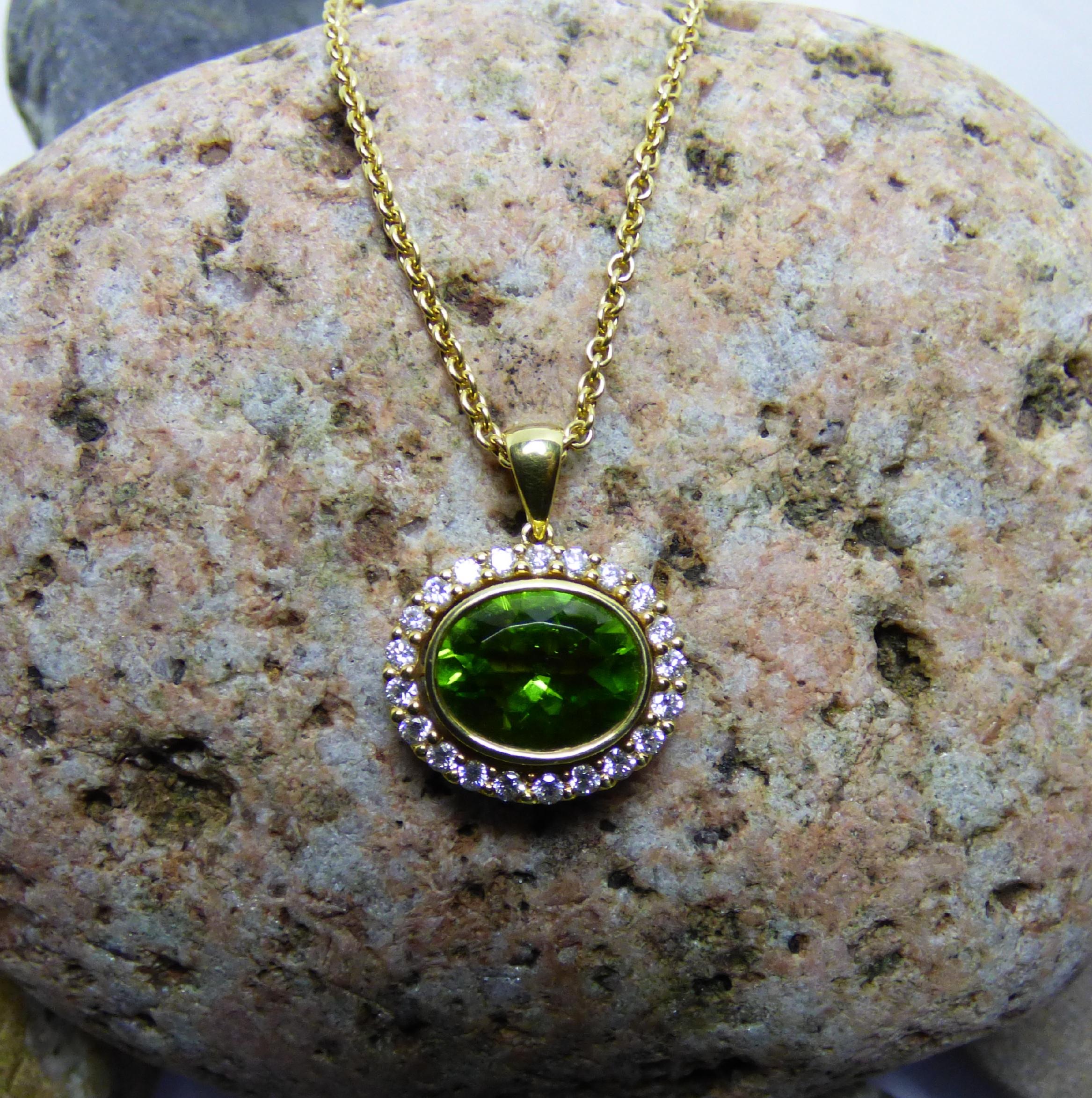Oval Cut 9.48ct Oval cut Green Tourmaline and Diamond Pendant in 18K Gold For Sale