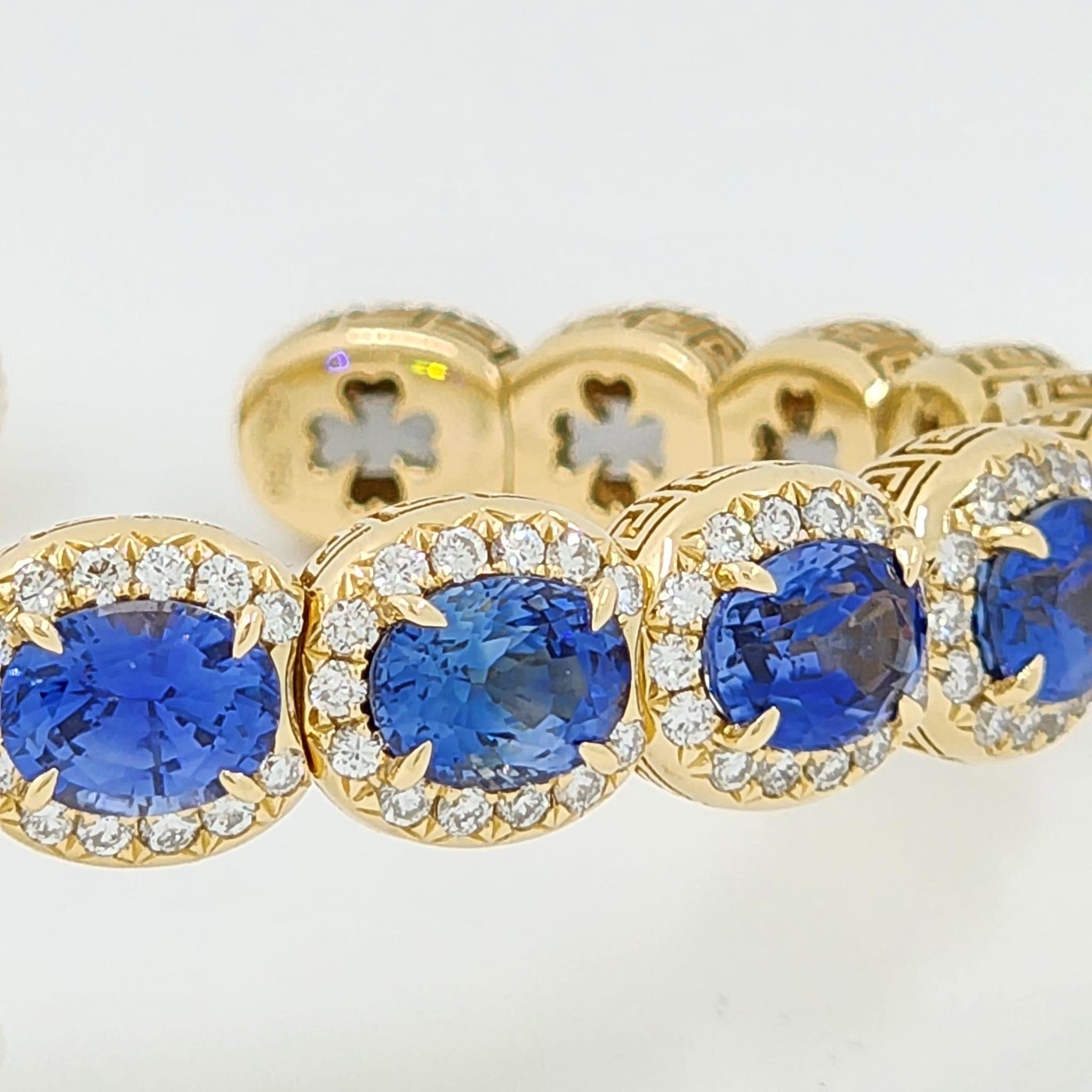 Oval Cut 9.49 Carats Blue Sapphire Diamond Bangle Bracelet in 18 Karat Yellow Gold For Sale