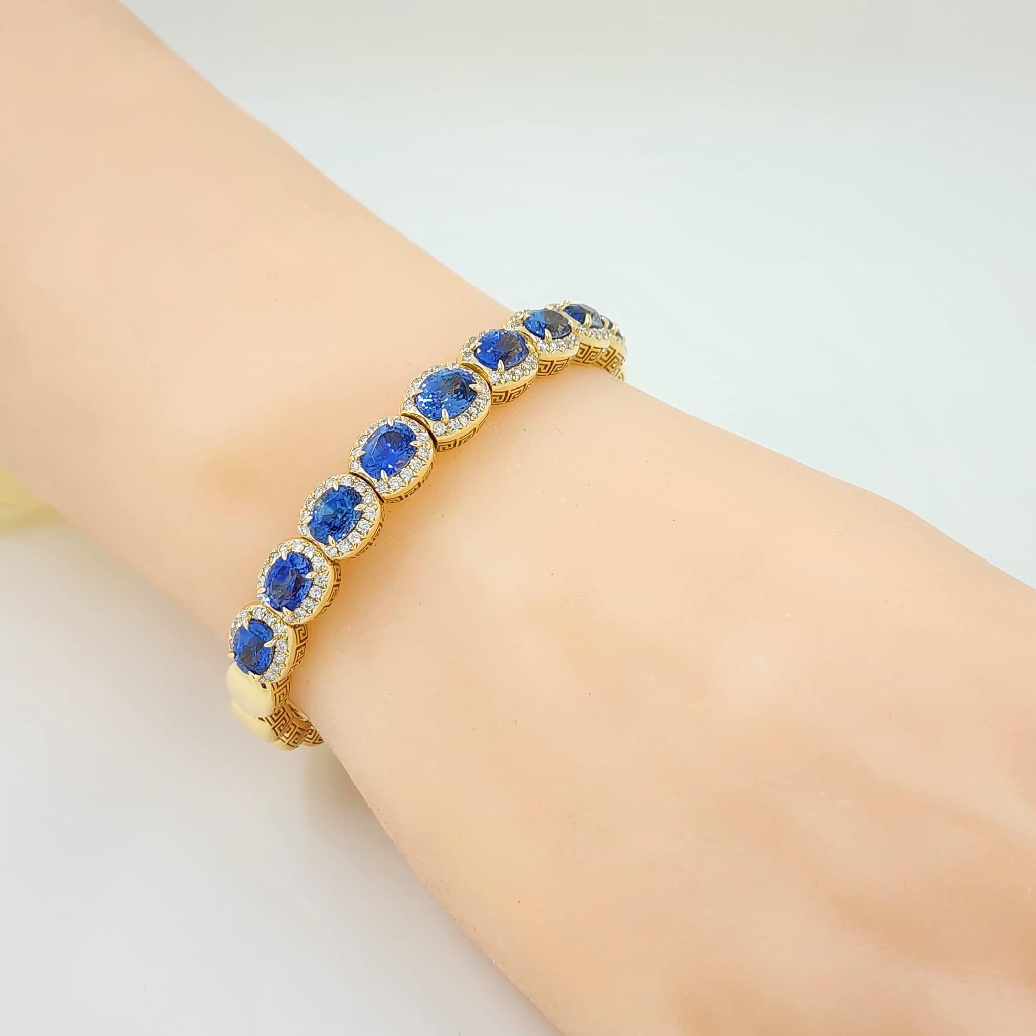 9.49 Carats Blue Sapphire Diamond Bangle Bracelet in 18 Karat Yellow Gold For Sale 1