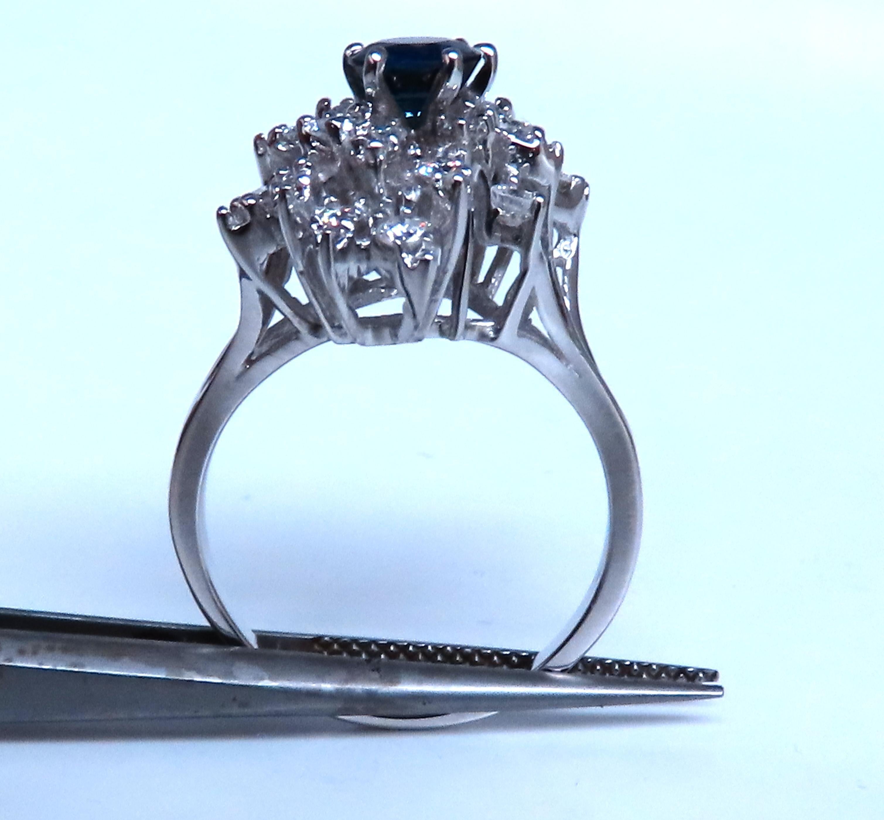 .94ct. Natürlicher blauer Saphir Diamanten Cluster-Ring 14kt 84424 (Neoklassisch) im Angebot