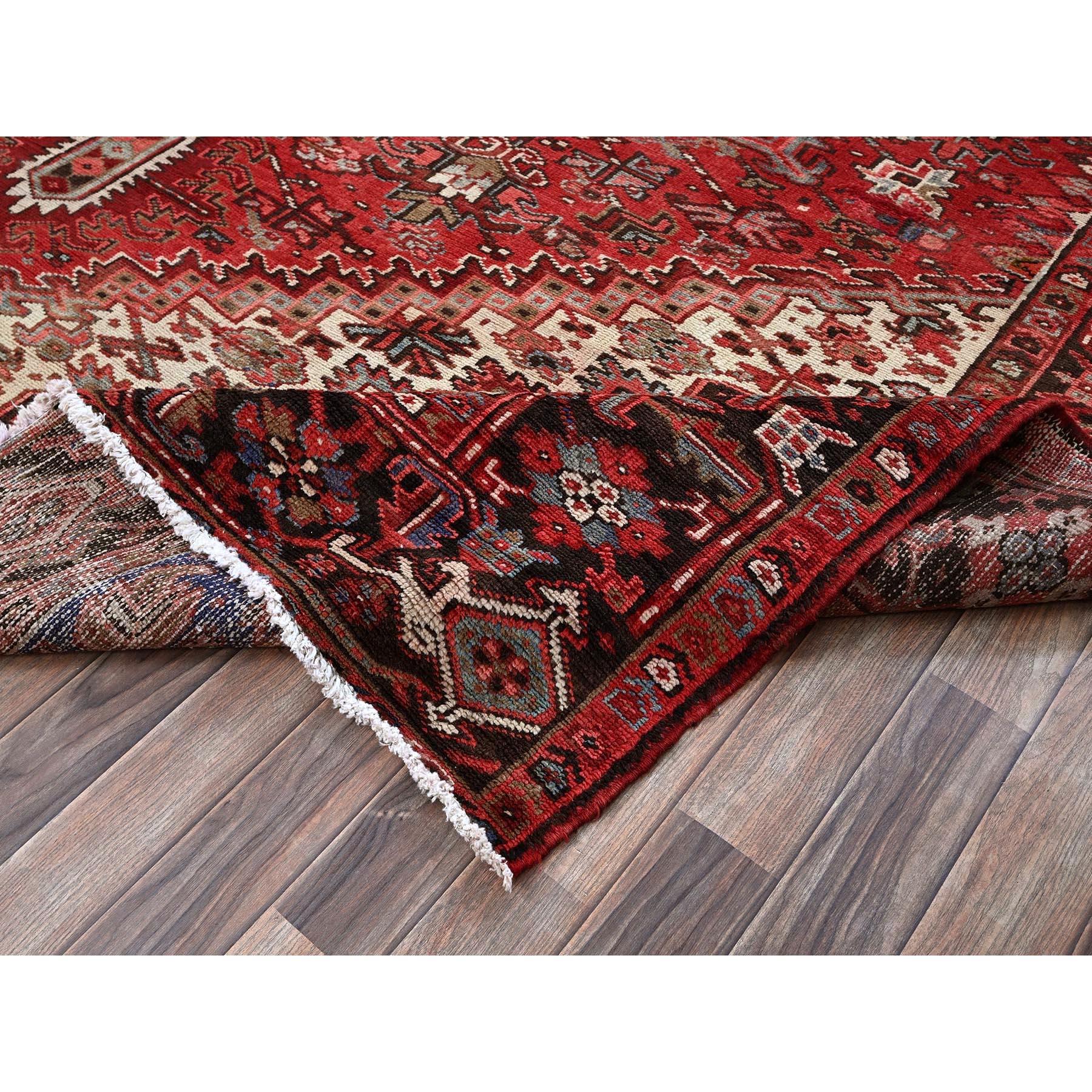 Milieu du XXe siècle Tapis oriental persan Heriz rouge chimson noué à la main 9'4
