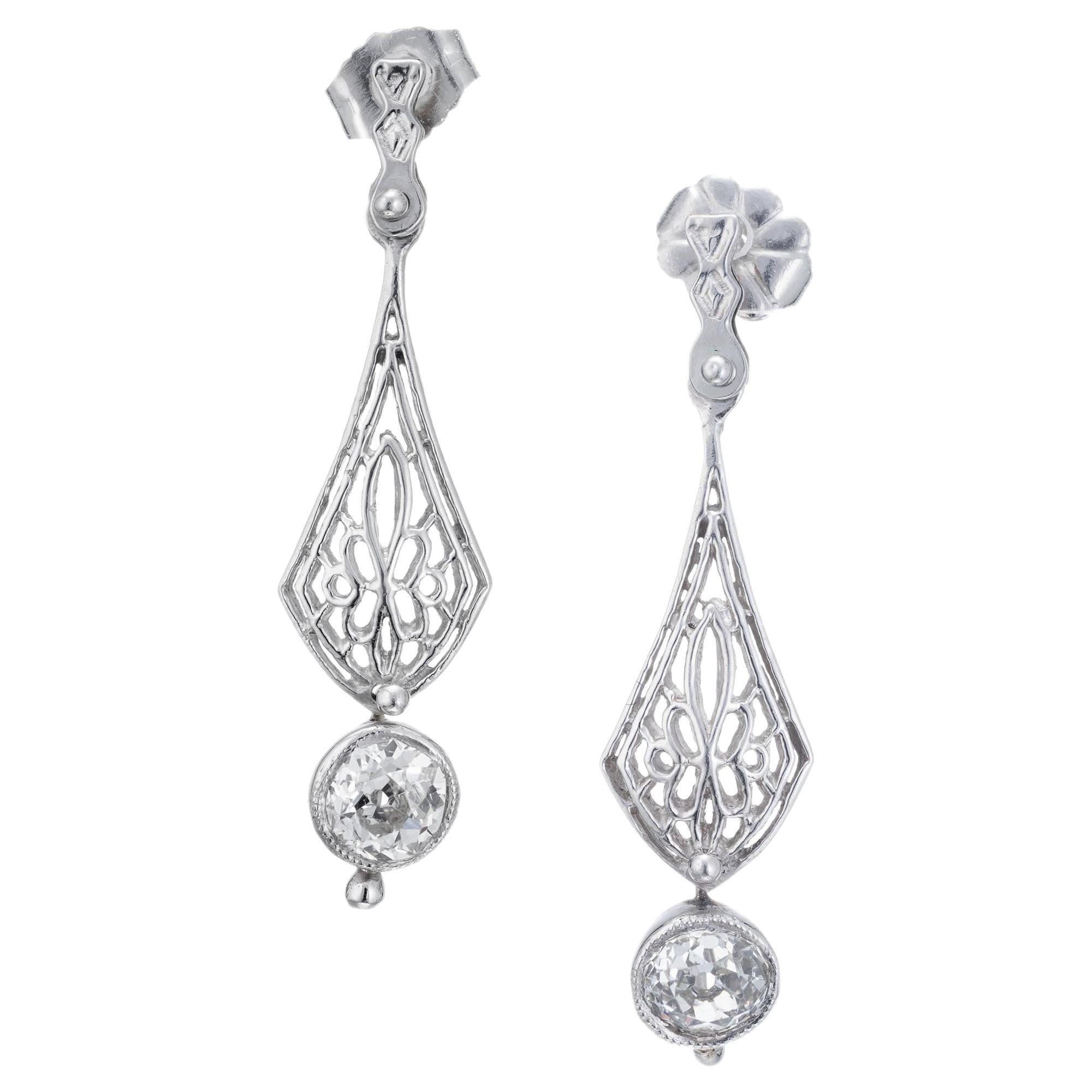 Pendants d'oreilles Art déco édouardiens en platine avec diamants de 0,95 carat