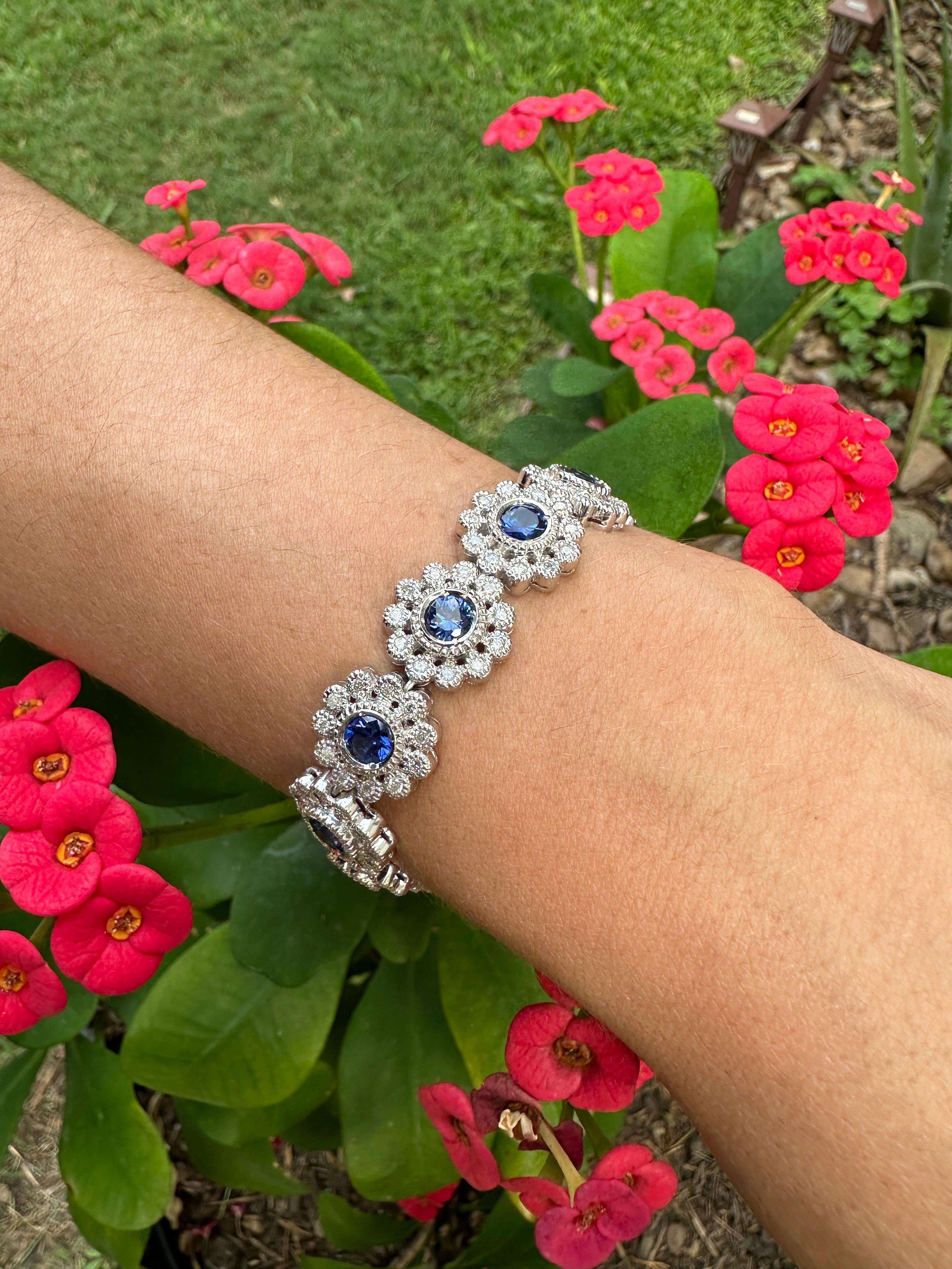 Art Deco 9.5 Carat Total Sri Lanka Sapphire And Diamond Flower Bracelet In 18k White Gold For Sale