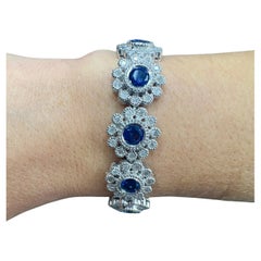 9,5 Karat Sri Lanka Saphir- und Diamant-Blumenarmband aus 18 Karat Weißgold