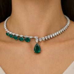 Esmeralda de Zambia de 9,5 quilates Collar gargantilla de diamantes de 9,64 quilates Oro blanco de 18 quilates