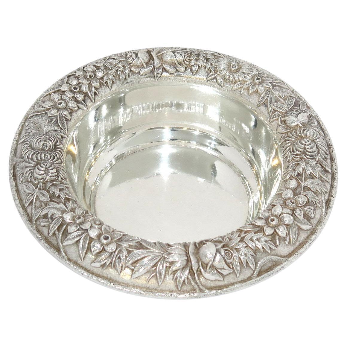 9.5 in - Sterling Silver S. Kirk & Son Vintage Floral Repousse Serving Bowl For Sale