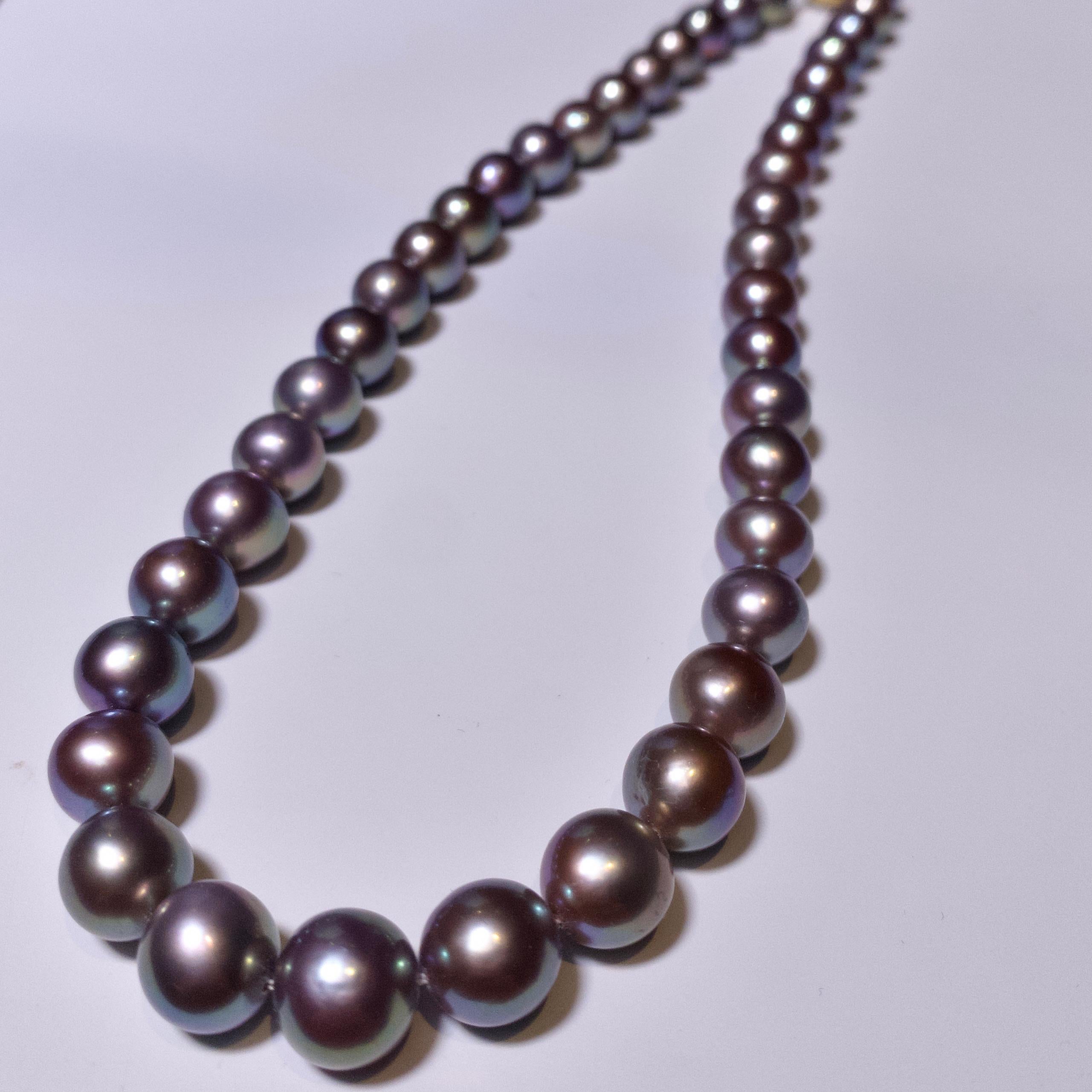 Contemporary Lavender Colour Freshwater Pearl Necklace with 18k Gold Clasp For Sale