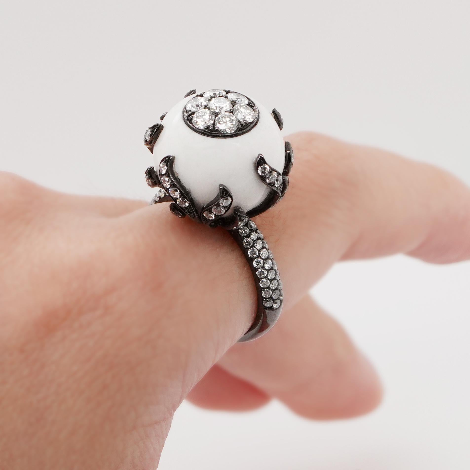 95 piece Diamond Cocktail Ring Gold darkened gold, Agate Diamond Ring In New Condition For Sale In Yorba Linda, CA