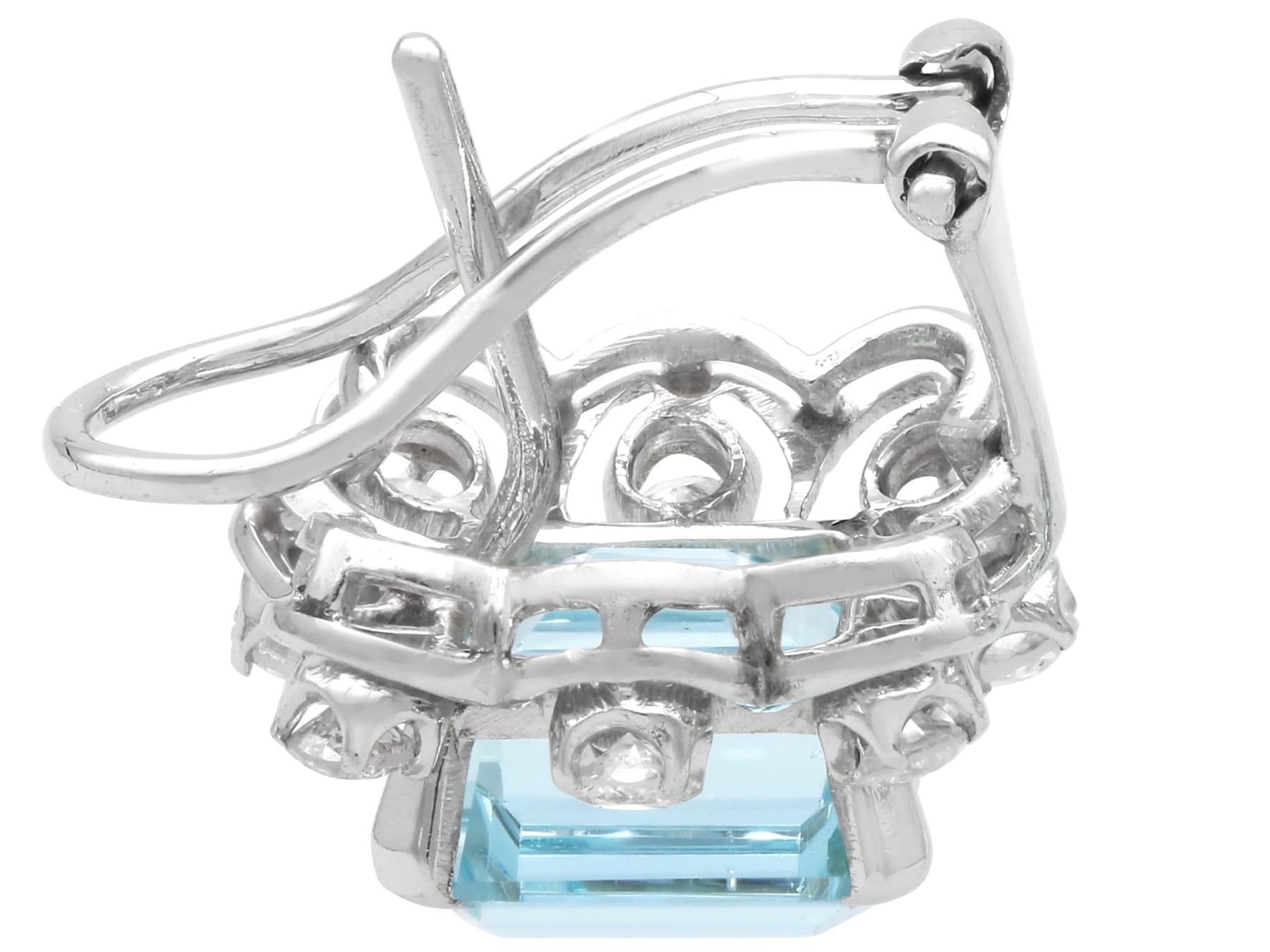 Women's or Men's 9.50 Carat Aquamarine 0.80 Carat Diamond 18 Karat White Gold Earrings Circa 1950 For Sale