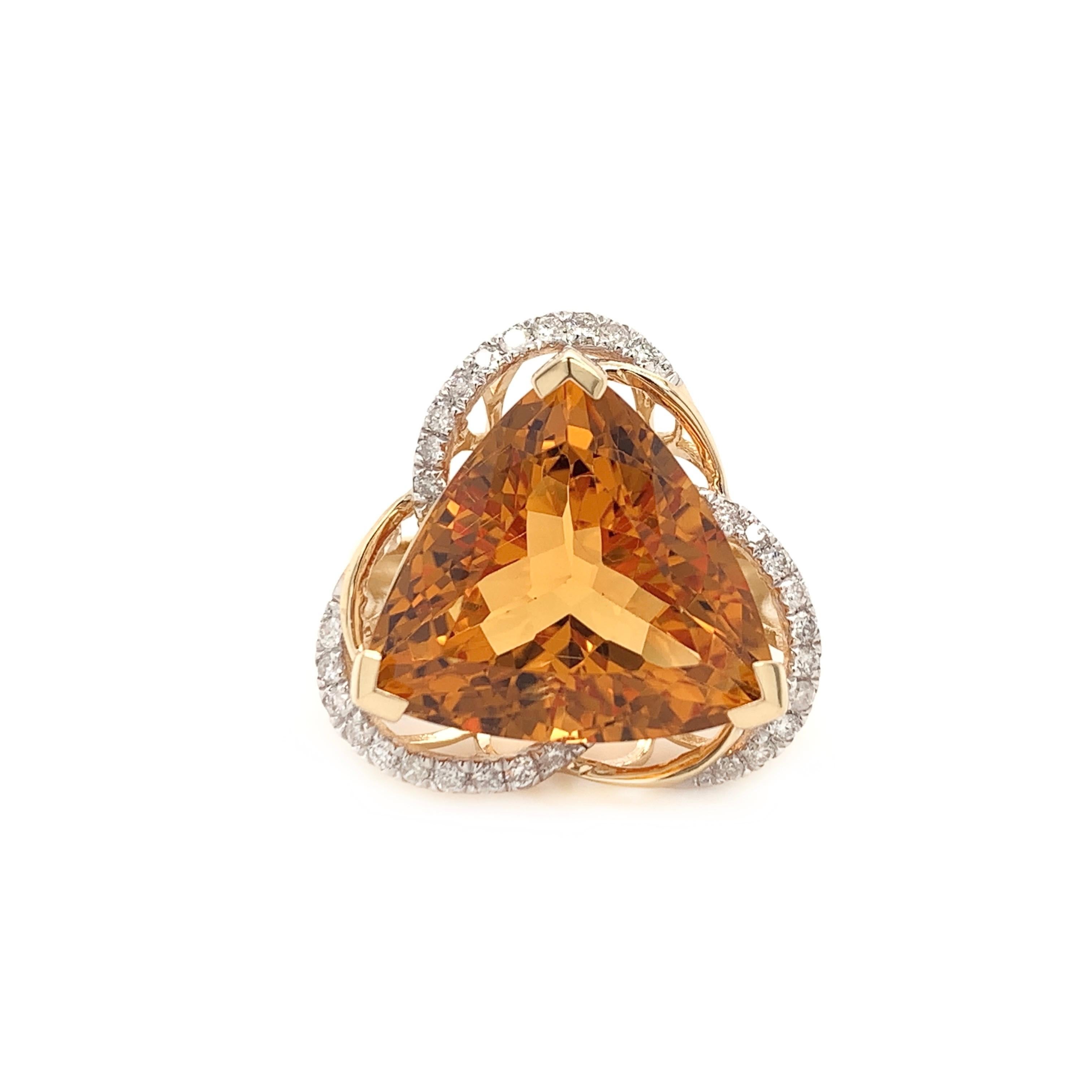 9.50 Carat Citrine Cocktail Ring In New Condition For Sale In Richmond, BC