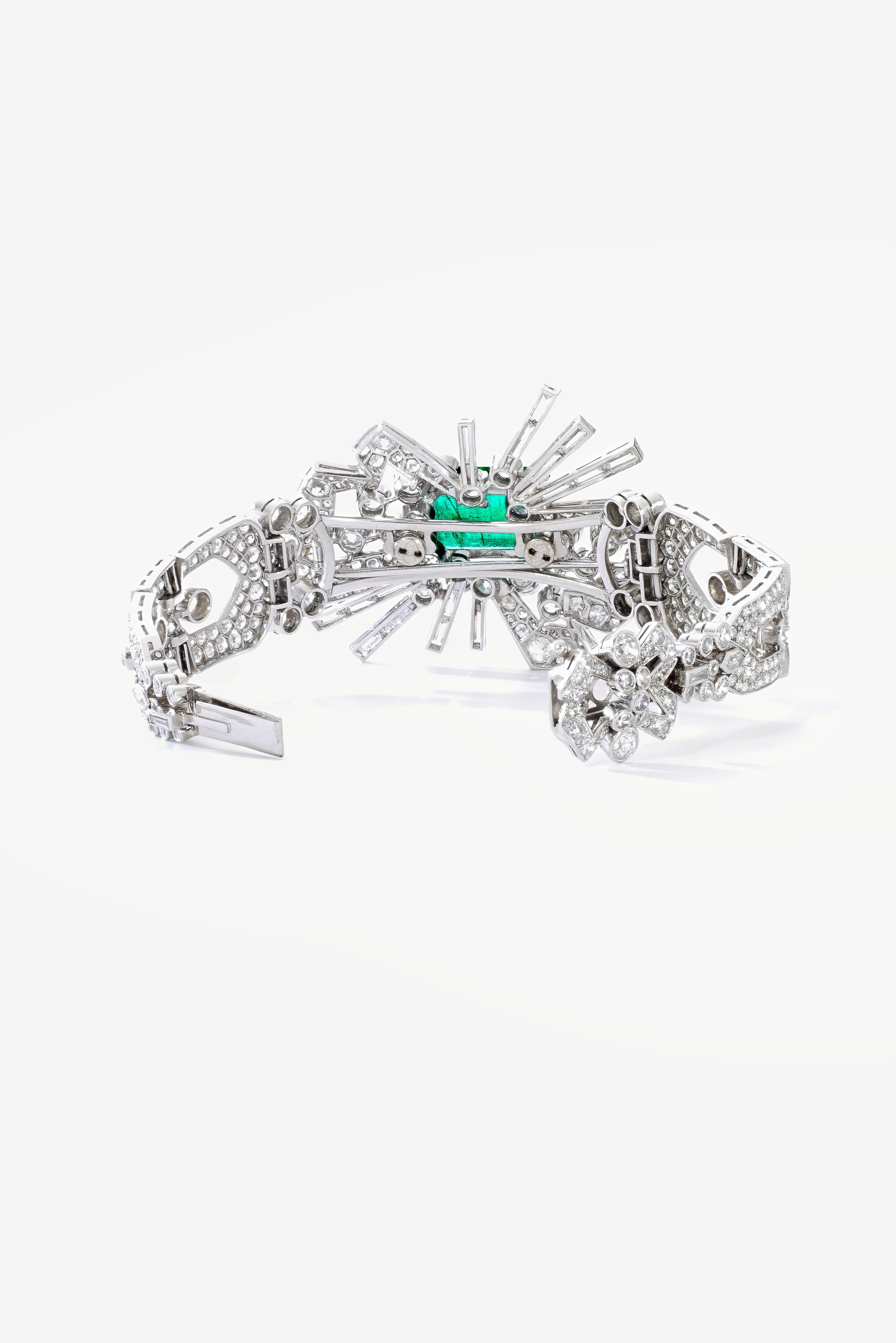 Emerald Cut 9.50 carat Emerald Diamond Platinum Bracelet convertible Brooch 1940S For Sale
