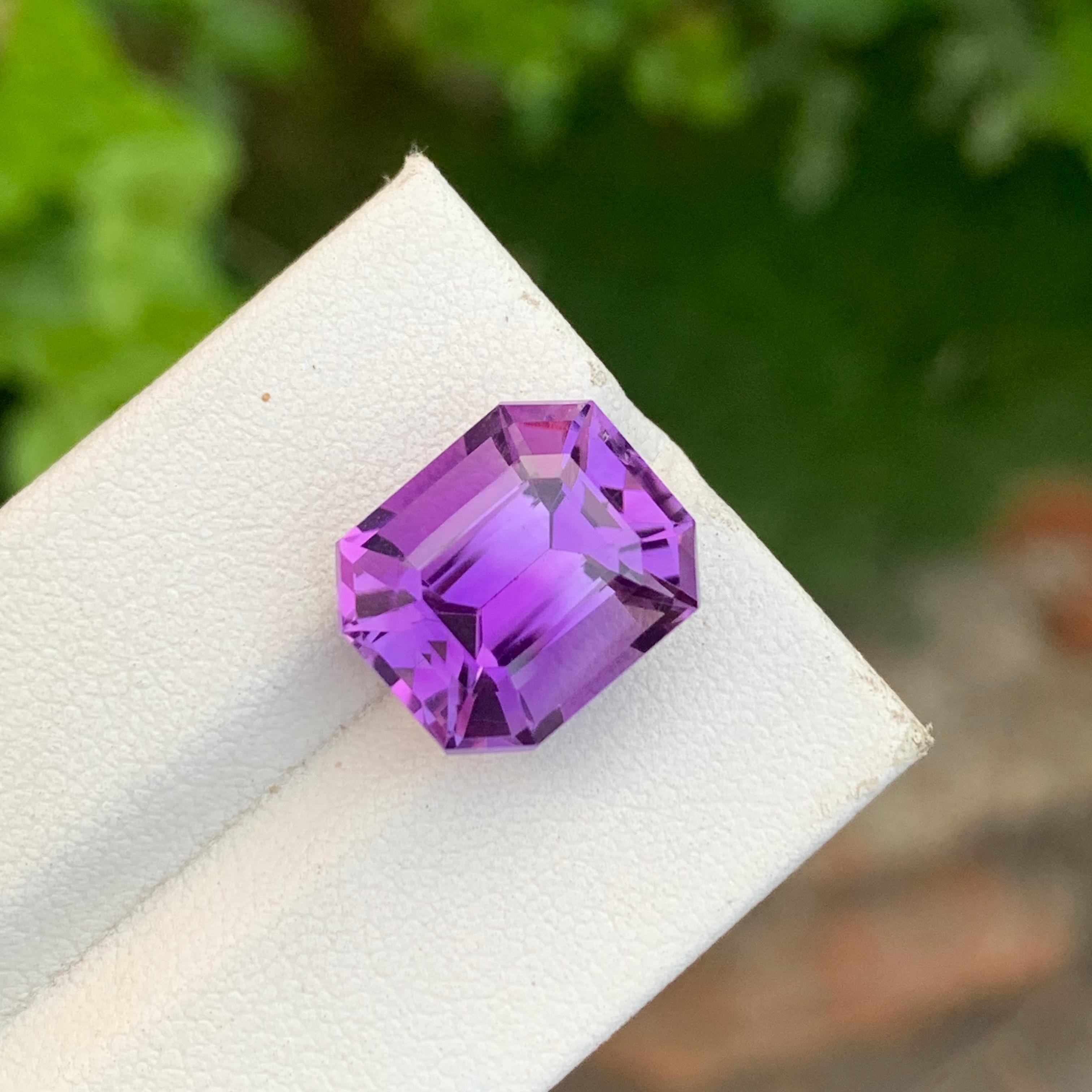 Gemme naturelle non sertie de 9.50 carats en forme d'émeraude pour collier en vente 4