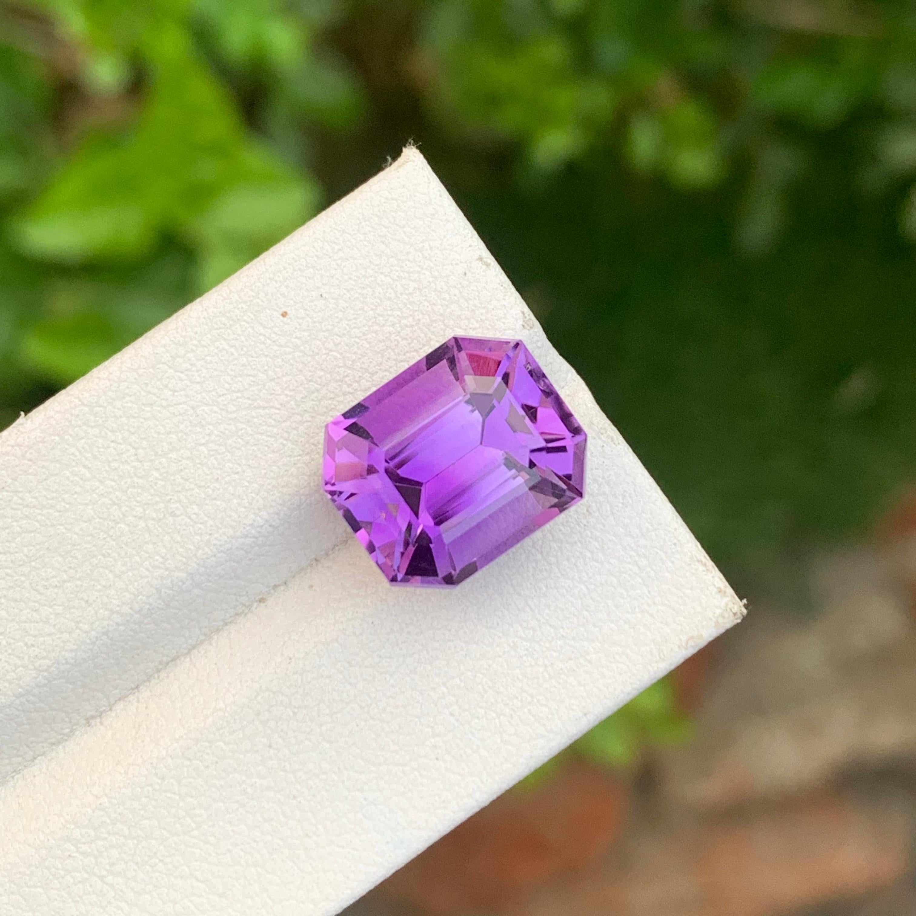 Arts and Crafts Gemme naturelle non sertie de 9.50 carats en forme d'émeraude pour collier en vente