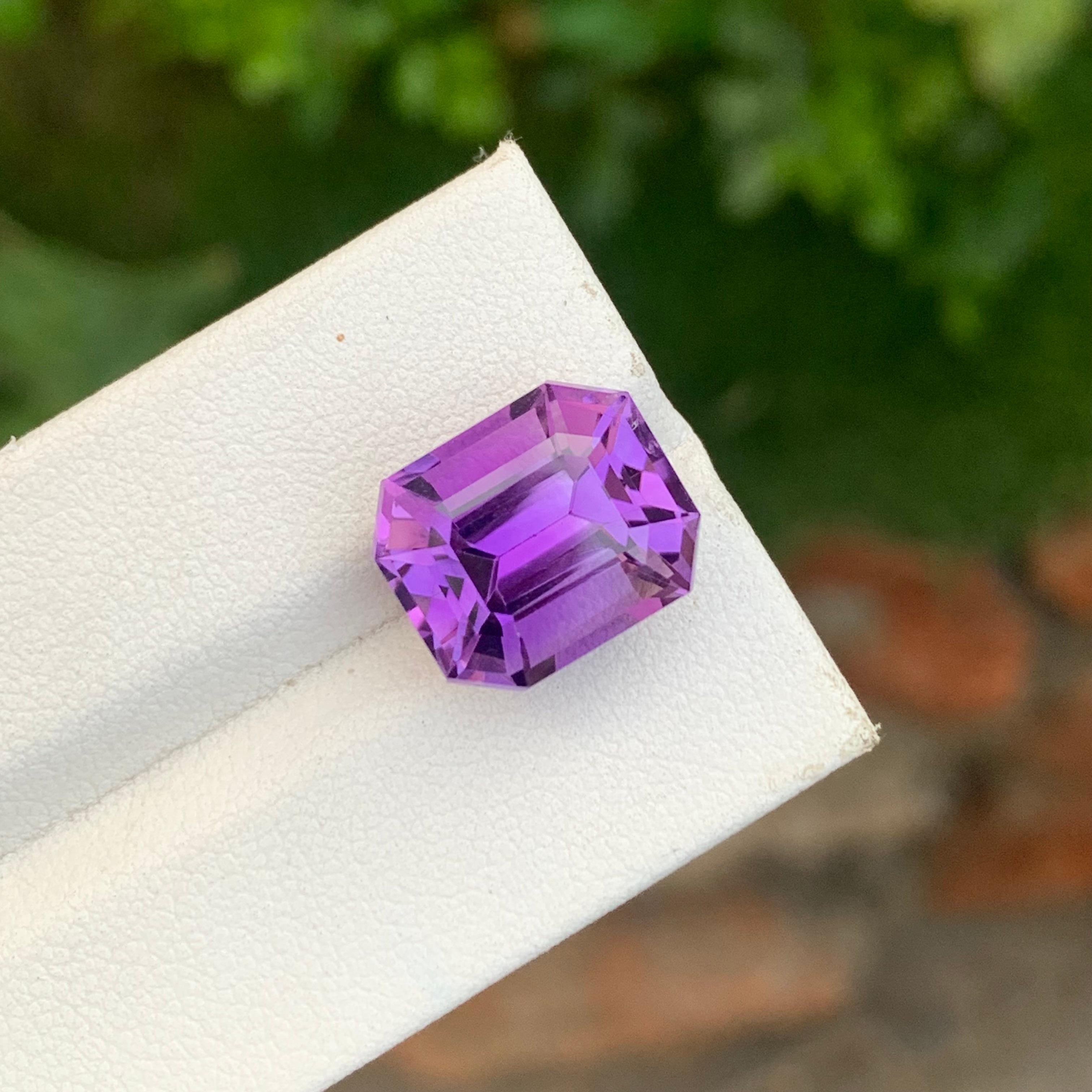 Gemme naturelle non sertie de 9.50 carats en forme d'émeraude pour collier Neuf - En vente à Peshawar, PK