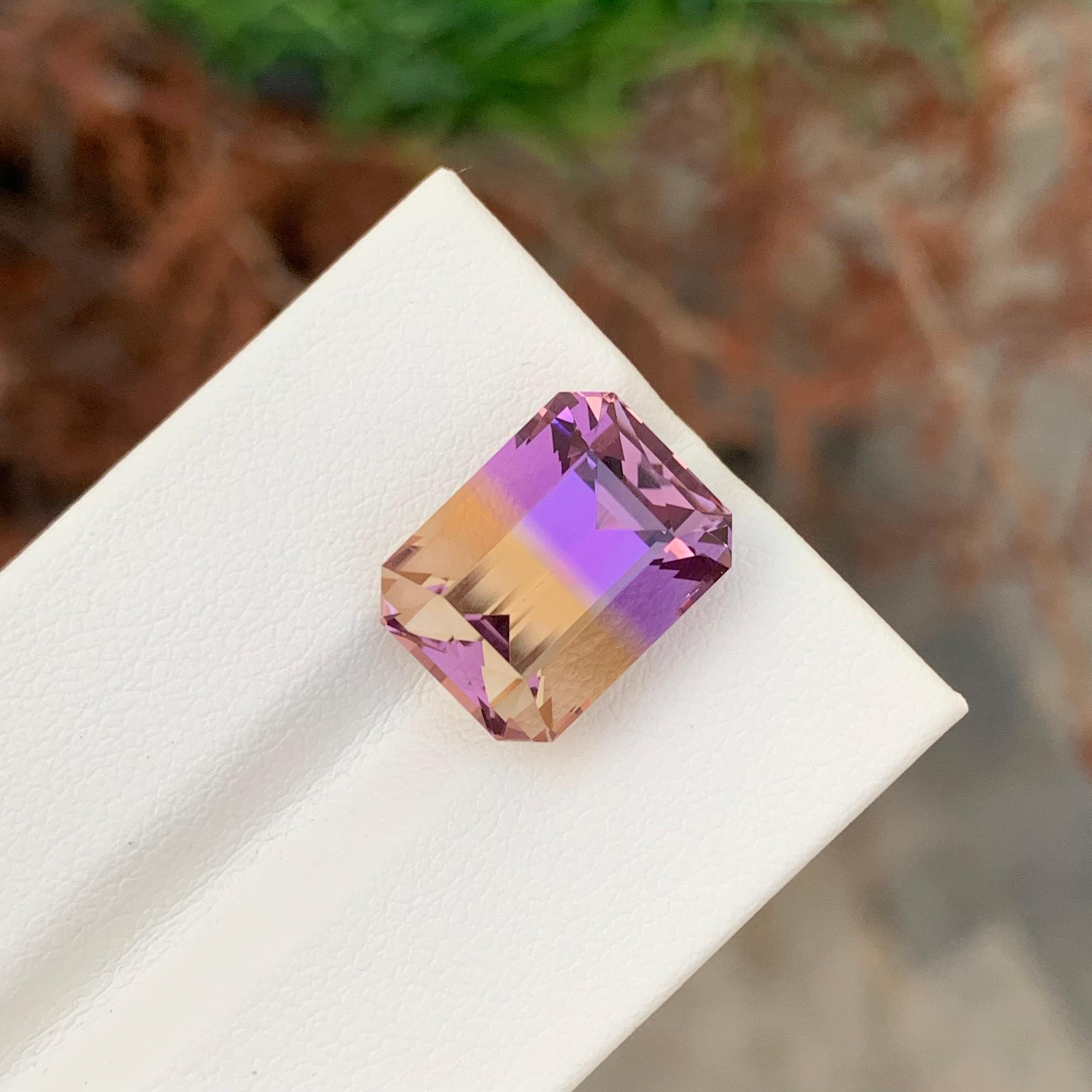 Facettierter Ametrin

Gewicht: 9,50 Karat
Abmessungen; 14 x 10,5 x 8,9 mm
Herkunft: Brasilien
Farbe: Lila & Gelb
Die Form: Smaragd
Behandlung: Nicht
Bescheinigung: Auf Anfrage
.
Der Ametrin ist ein einzigartiger und fesselnder Edelstein, der eine