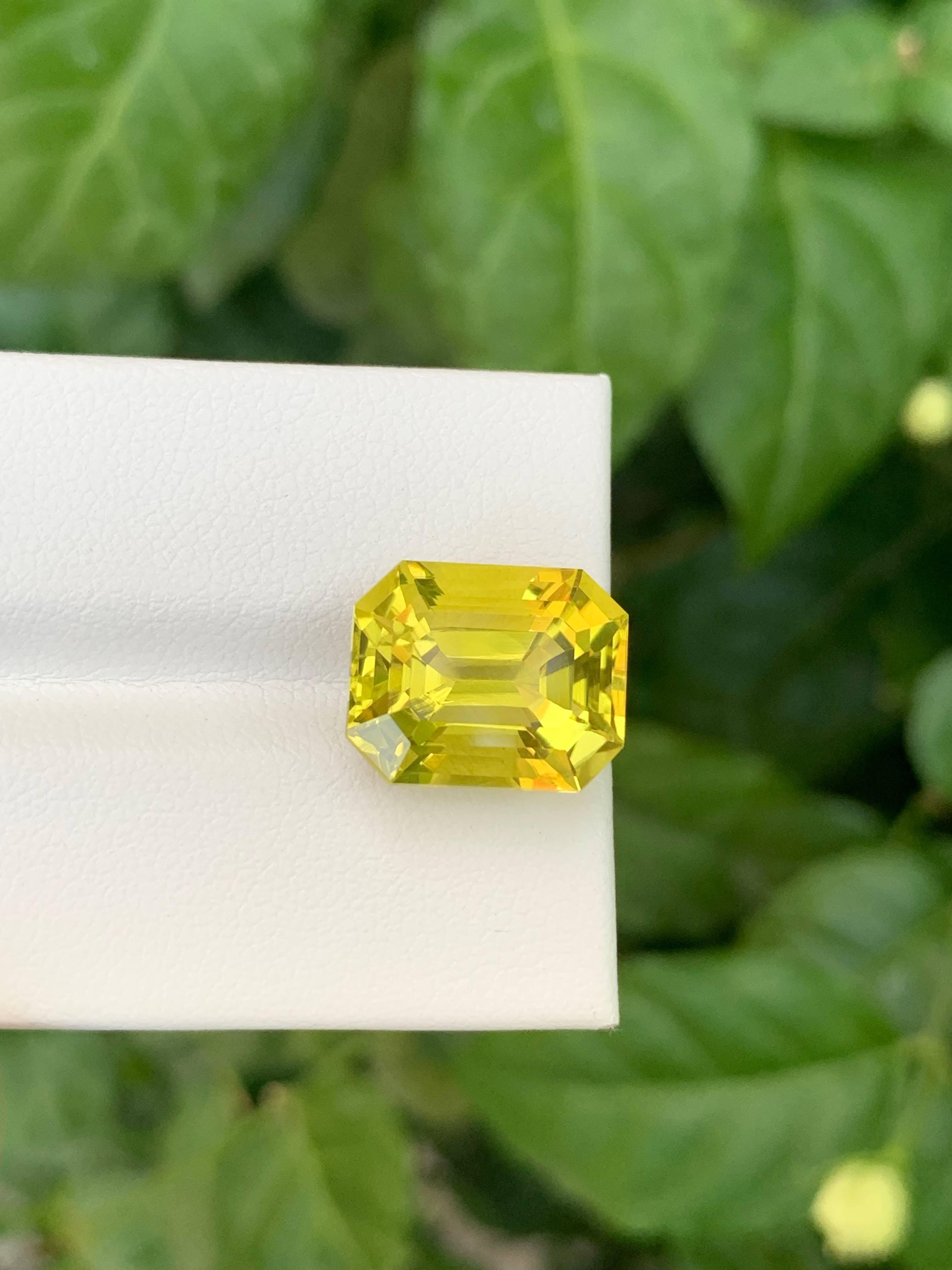 da uomo o donna 9,50 Carati Nature Sciolto Giallo brillante Citrino Taglio Smeraldo Gemma Africana in vendita