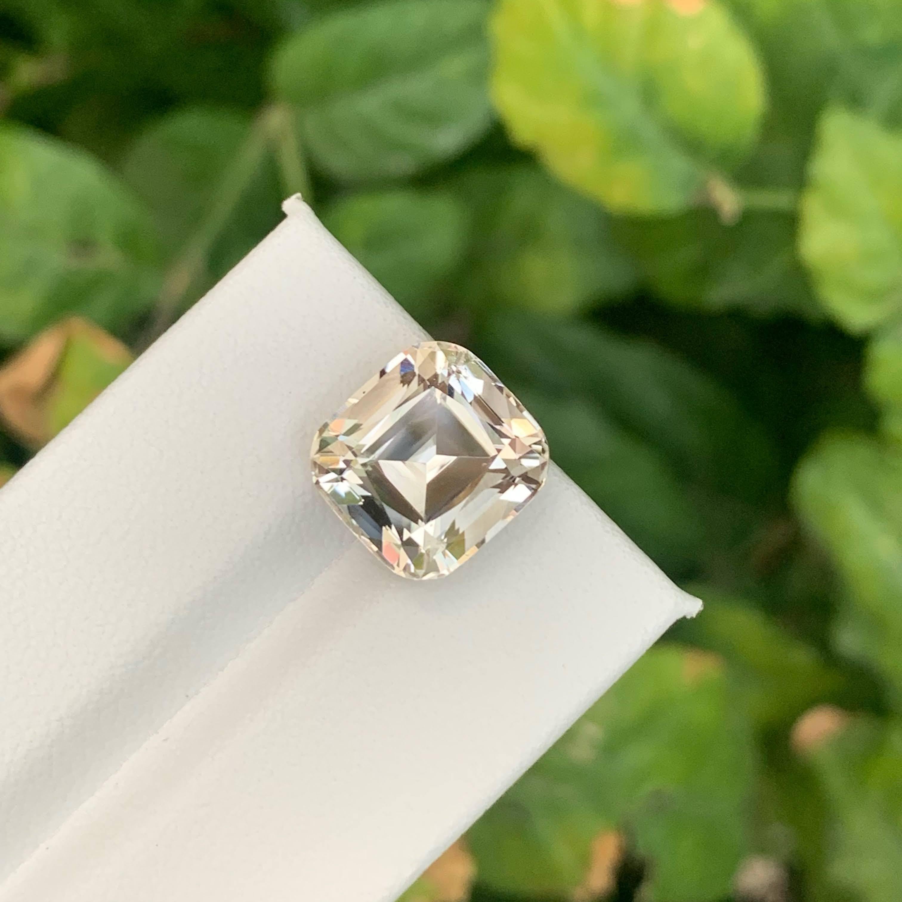 9.50 Carat Natural Loose Light Gold Topaz Stone Cushion Cut Pakistani Gemstone For Sale 6