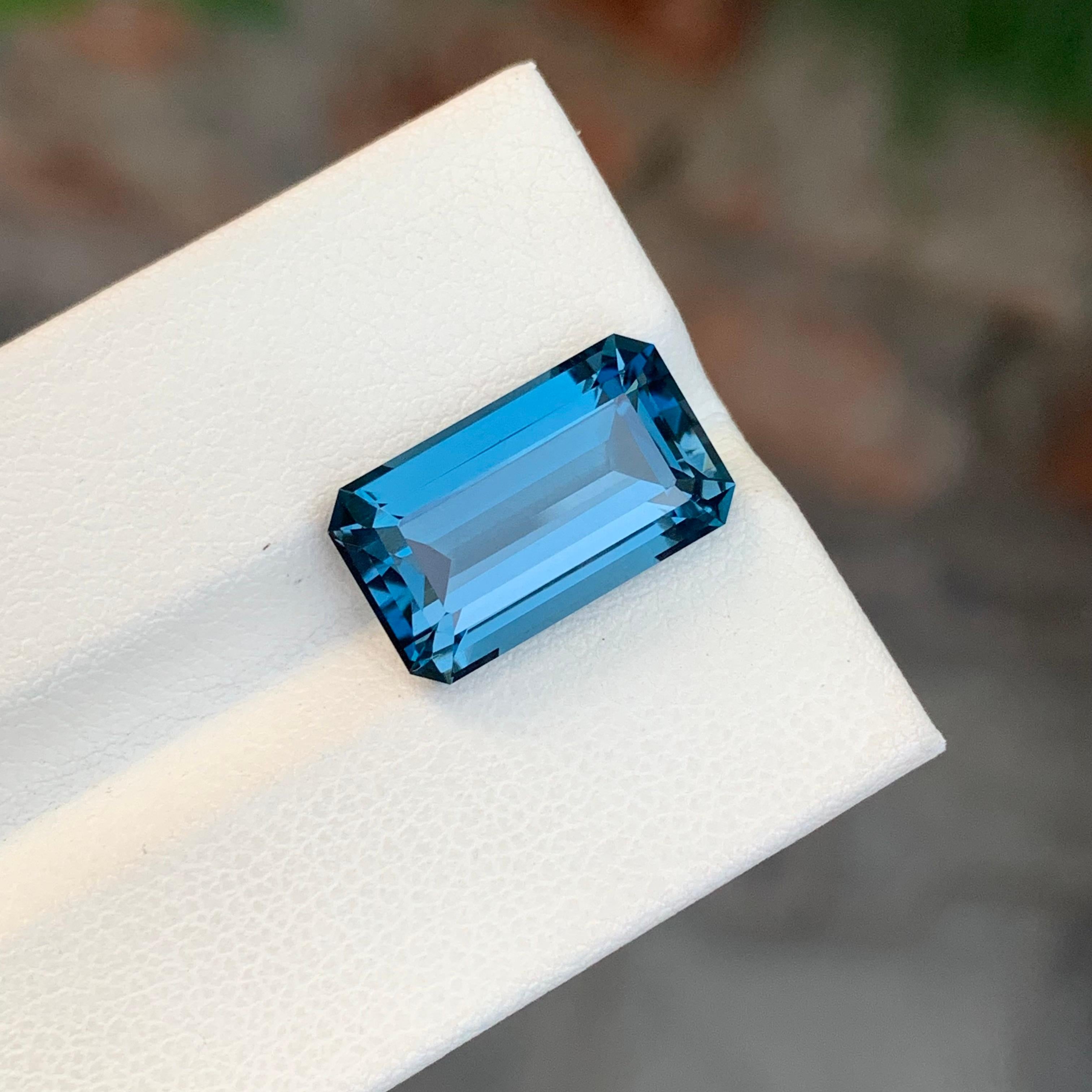9,50 Karat Hübscher loser Londoner Blautopas in Smaragdform Edelstein für Damen oder Herren im Angebot