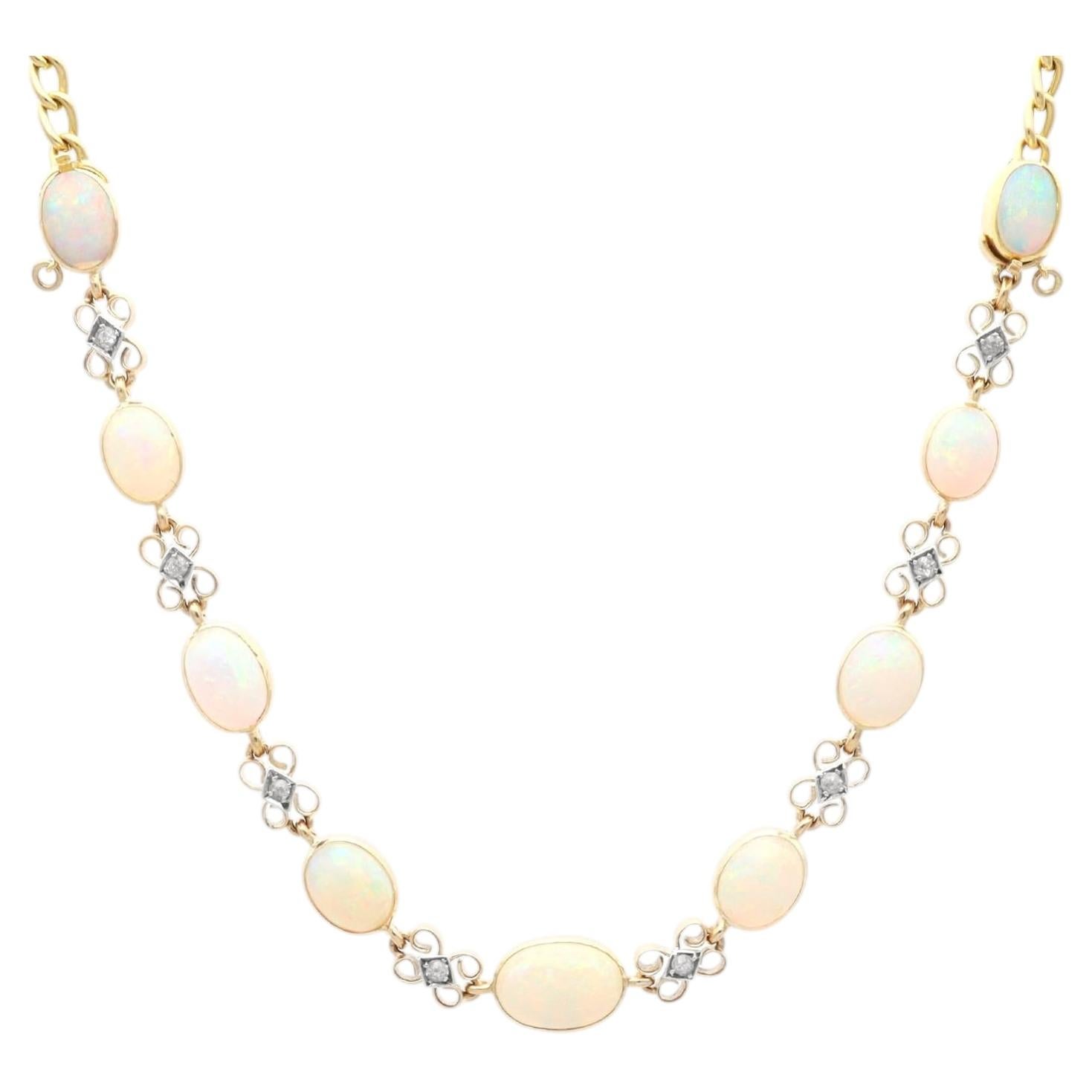 9,50 Karat Weißer Opal 0,24 Karat Diamant Gelbgold Halskette/Armband Set