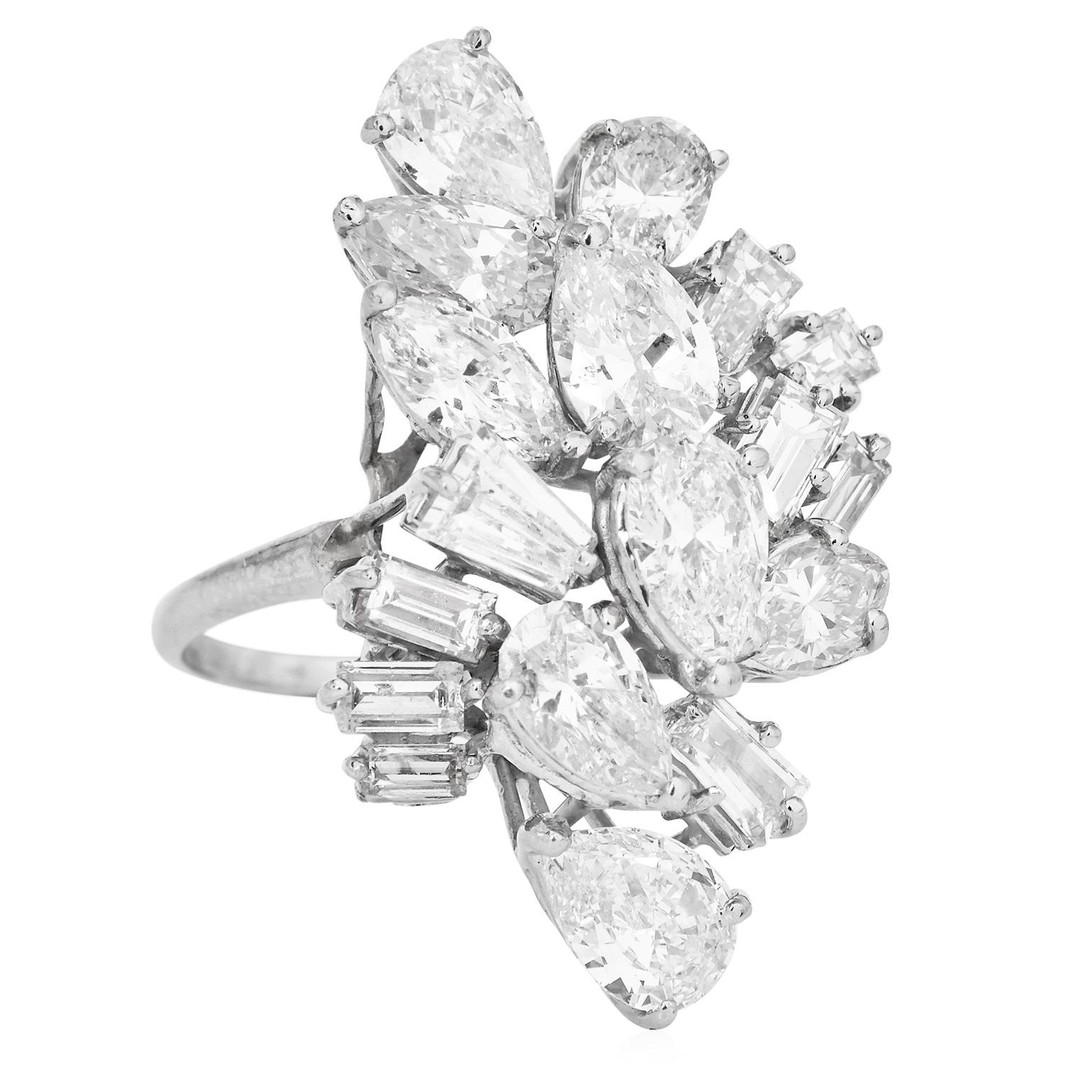 Women's 9.50 carats Diamond Cluster Platinum Cocktail Ring For Sale