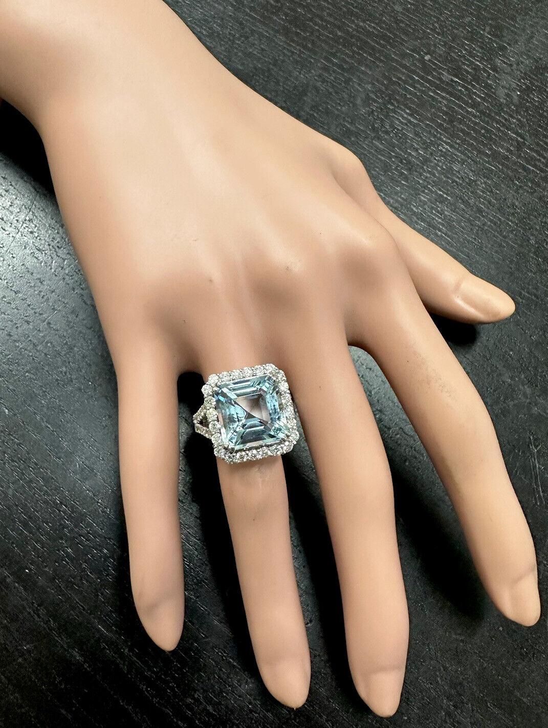 Women's 9.50 Carats Natural Aquamarine and Diamond 14k Solid White Gold Ring For Sale