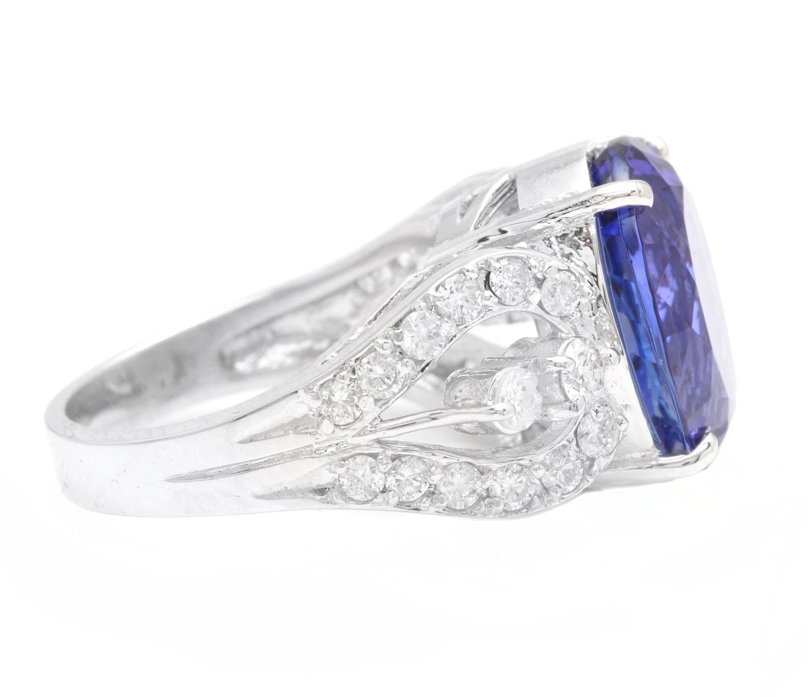 Mixed Cut 9.50 Carats Natural Very Nice Looking Tanzanite and Diamond 14K Solid White Gold For Sale