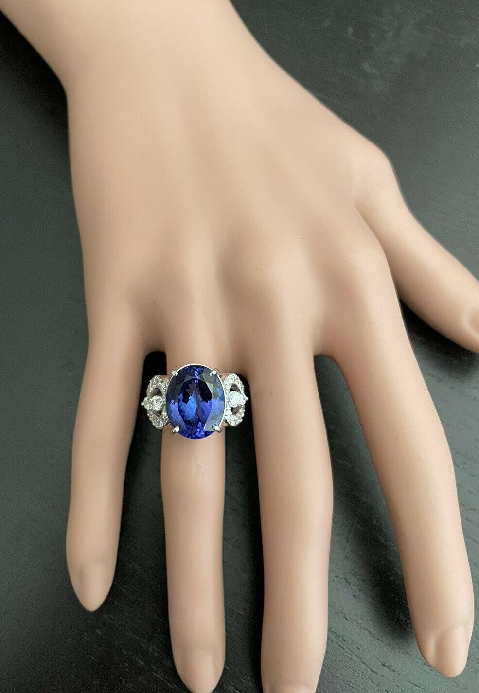 Women's 9.50 Carats Natural Very Nice Looking Tanzanite and Diamond 14K Solid White Gold For Sale