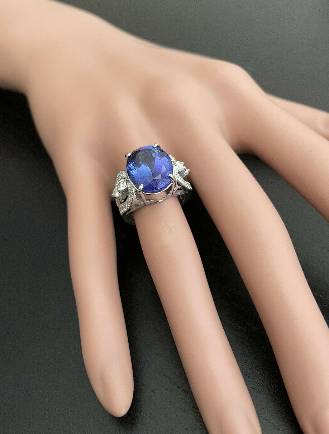 9.50 Carats Natural Very Nice Looking Tanzanite and Diamond 14K Solid White Gold For Sale 2